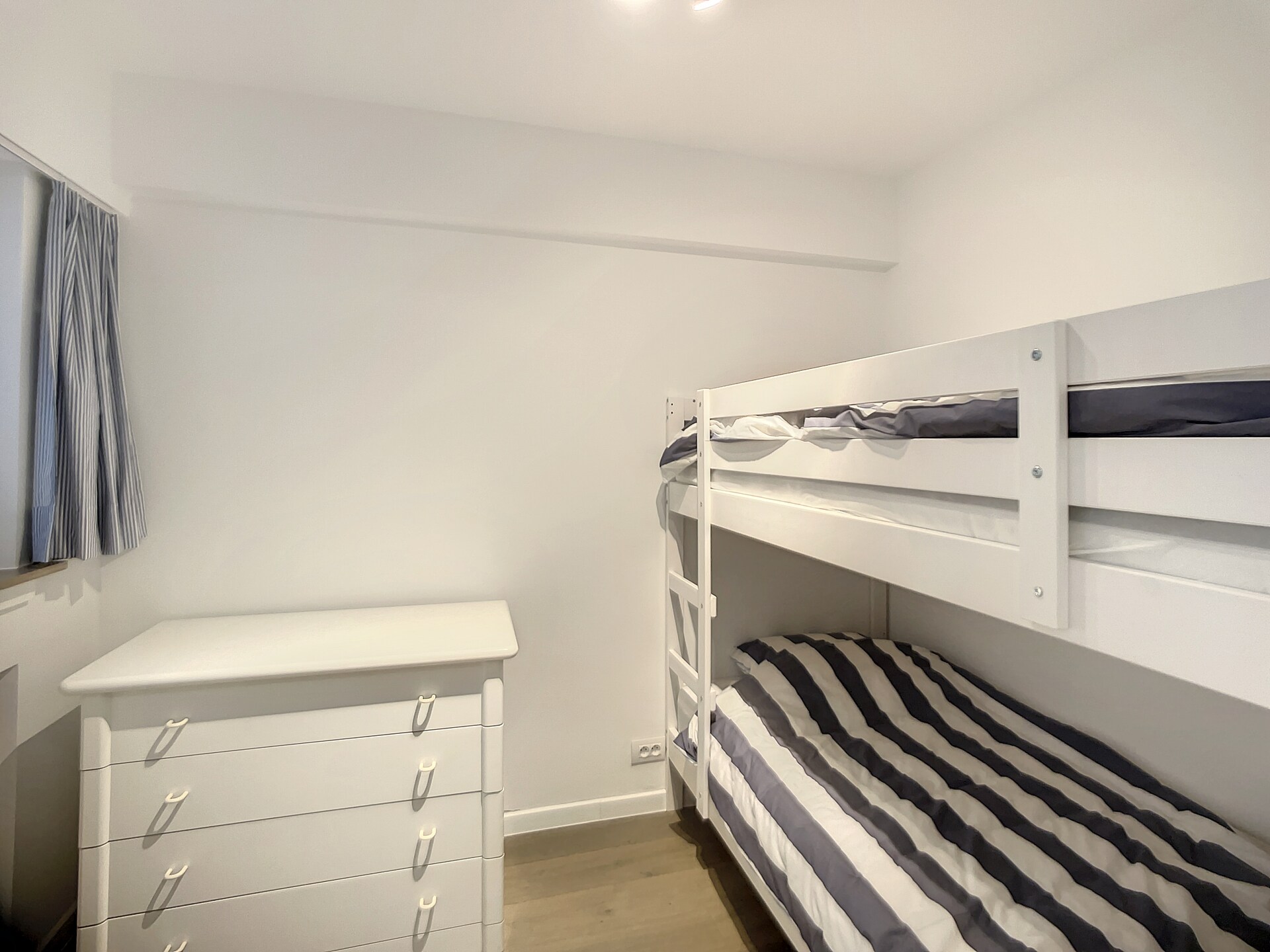 Licht appartement op de vierde verdieping met weids zeezicht en twee terrassen - foto 10