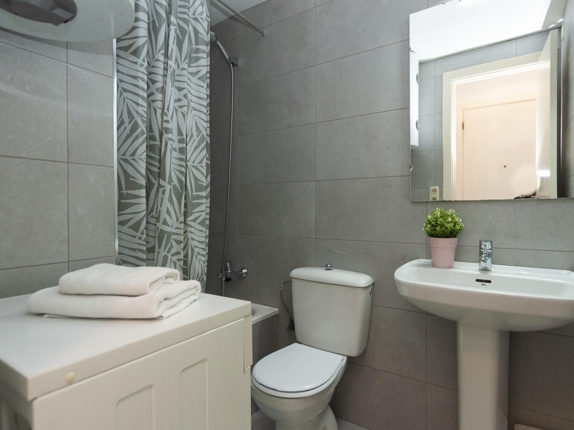 Appartement met zeezicht in Roses, 200m van strand en centrum - foto 11