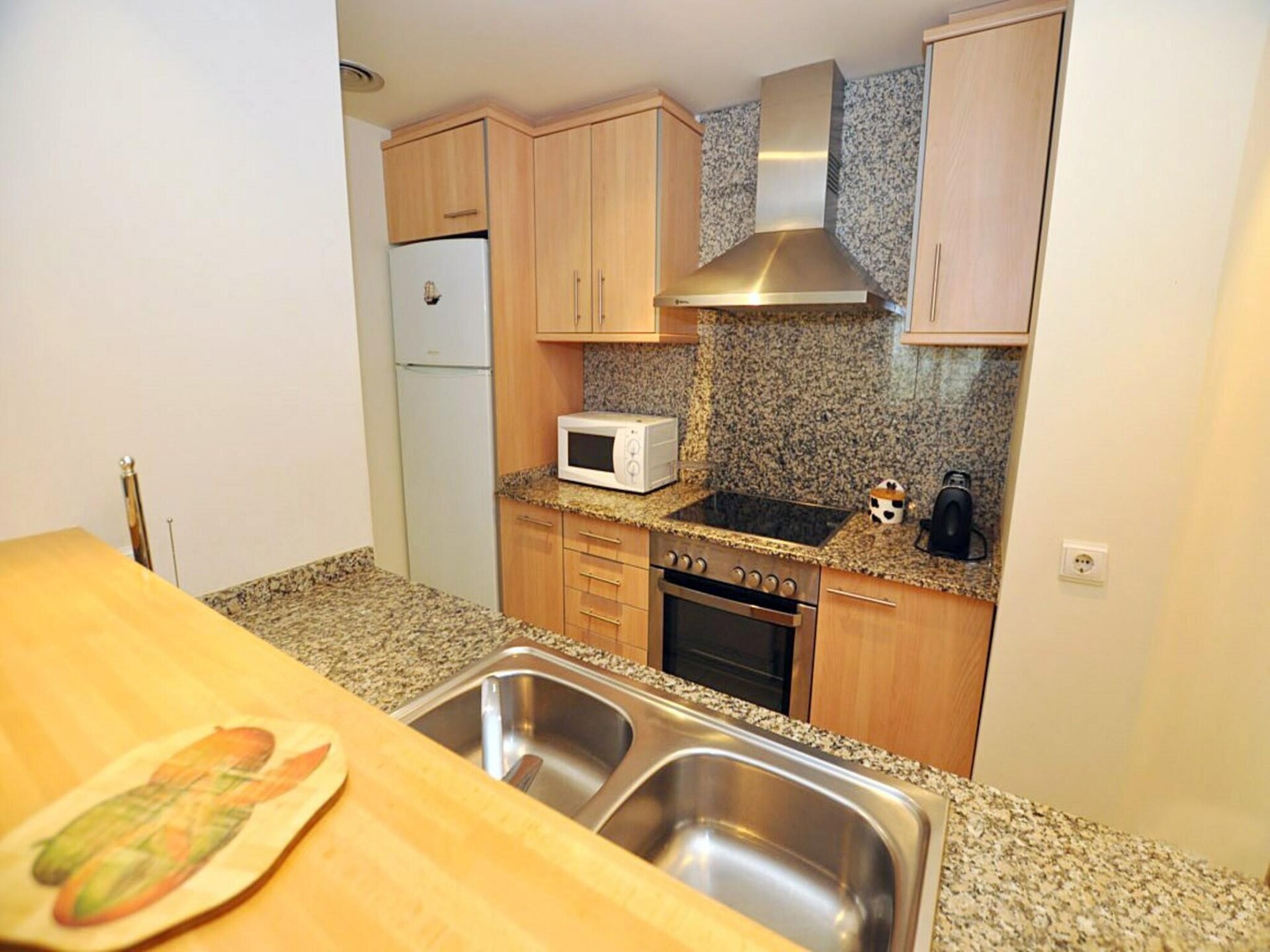 Appartement op 50 meter van strand Salatar met zwembad en tuin in Roses - foto 4