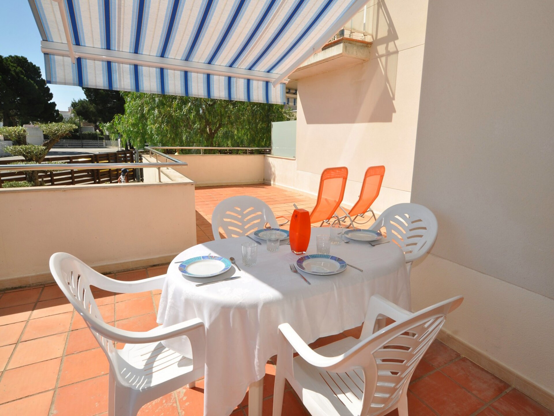 Zonnig appartement met groot terras aan de golfbaan in Roses - foto 8