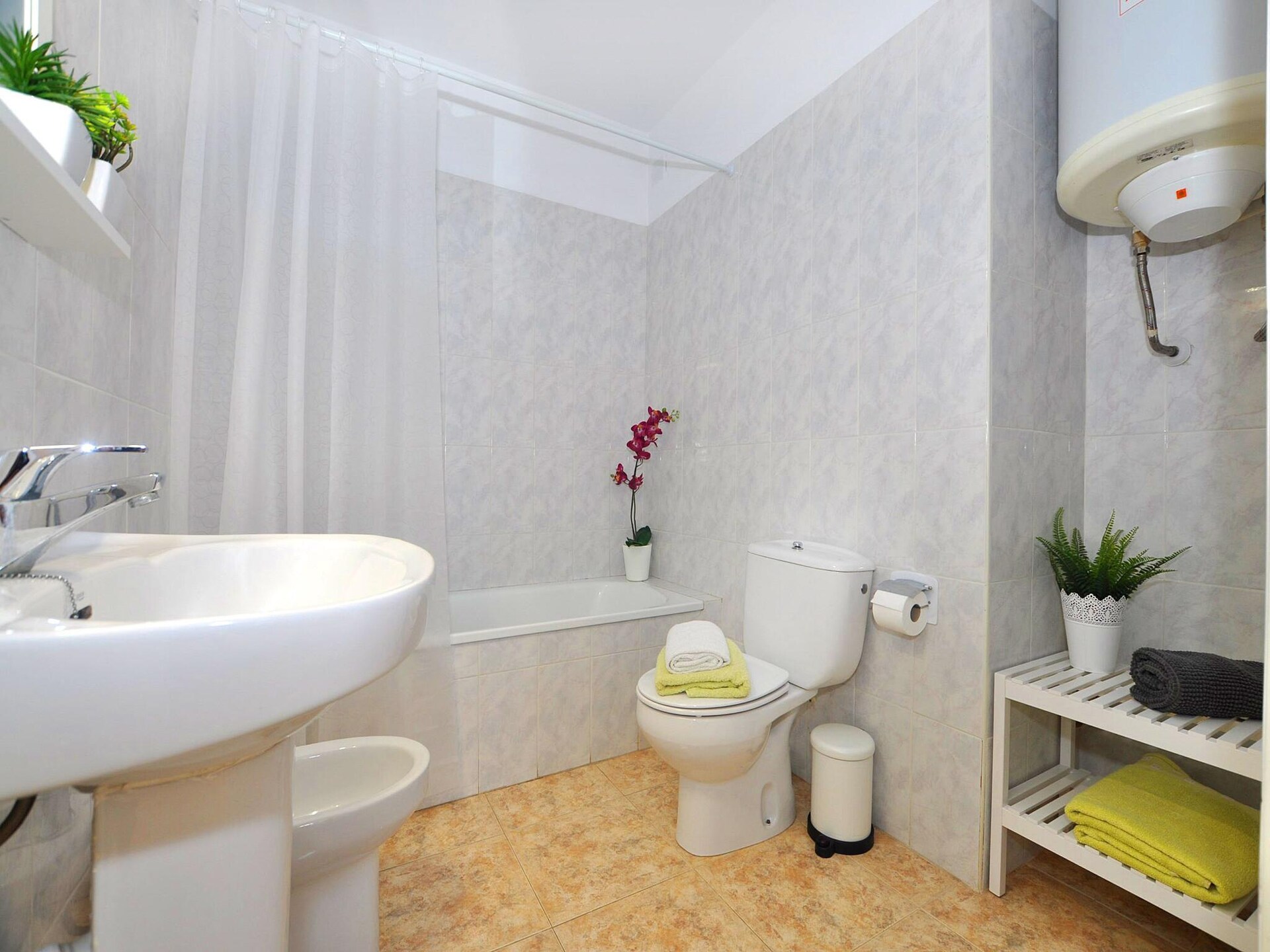 Op 400m van het strand: appartement met zeezicht in centrum Roses - foto 19
