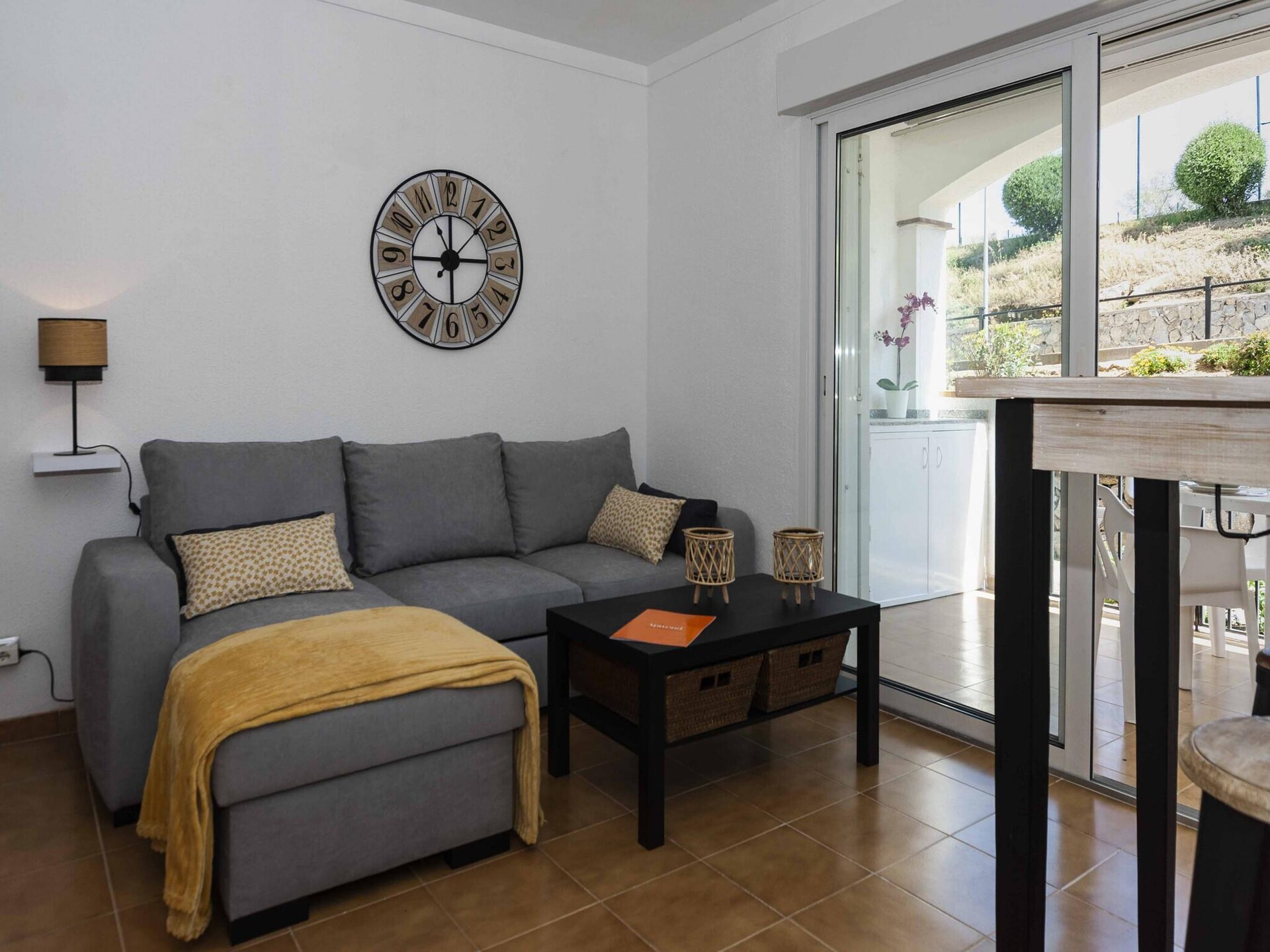 Gezellig appartement in Roses met zwembad en bergzicht - foto 2
