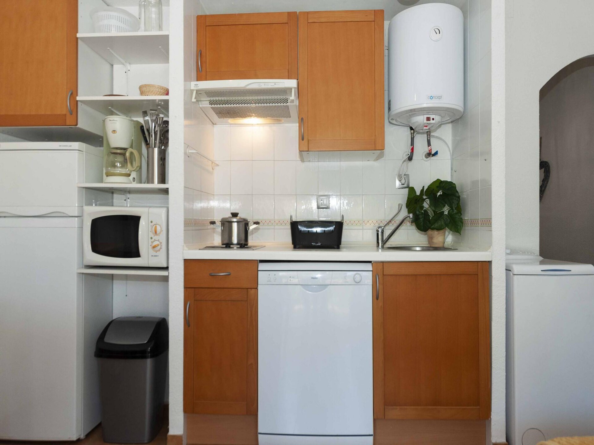 Gezellig appartement in Roses met zwembad en bergzicht - foto 3