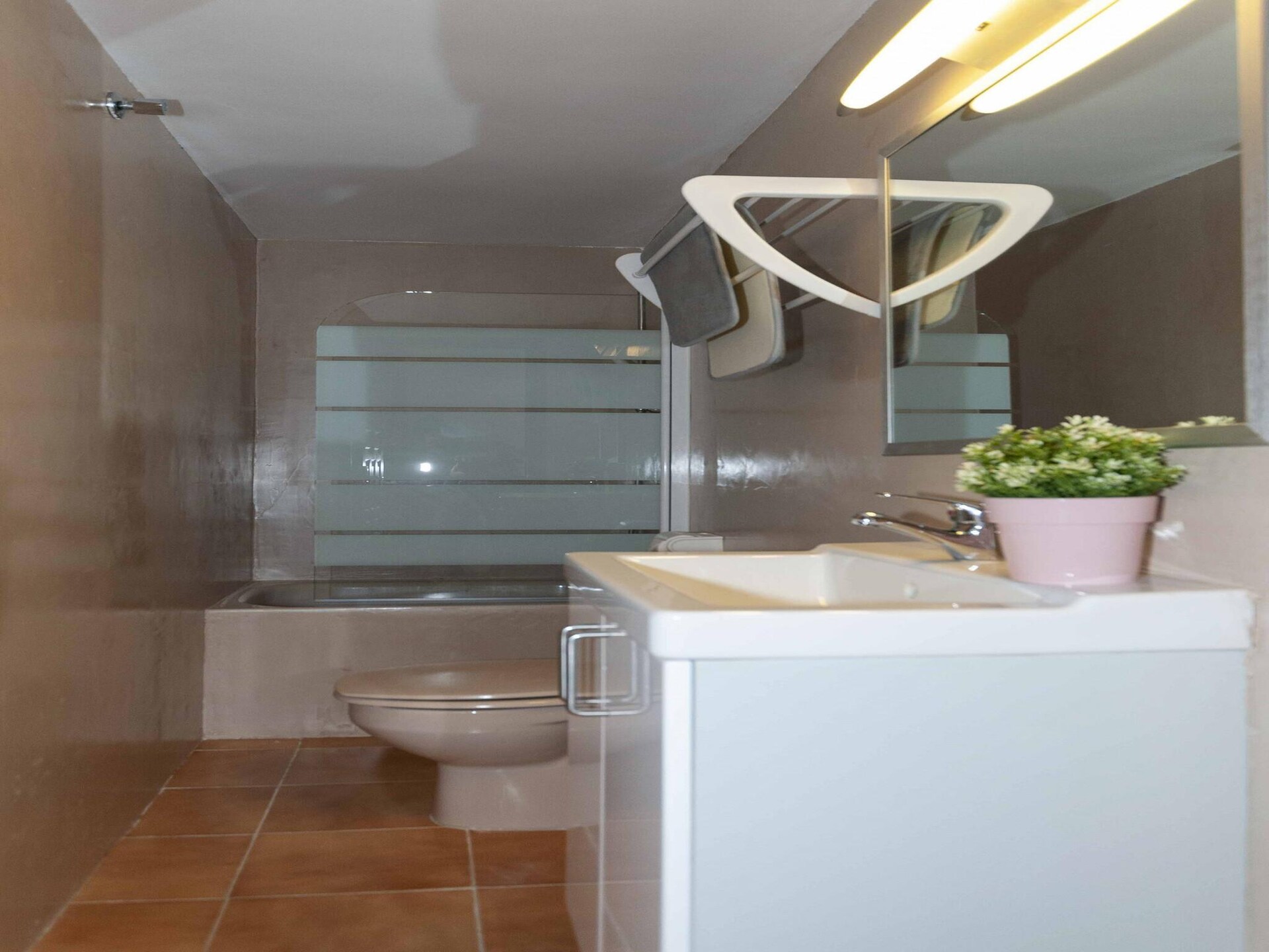 Gezellig appartement in Roses met zwembad en bergzicht - foto 14
