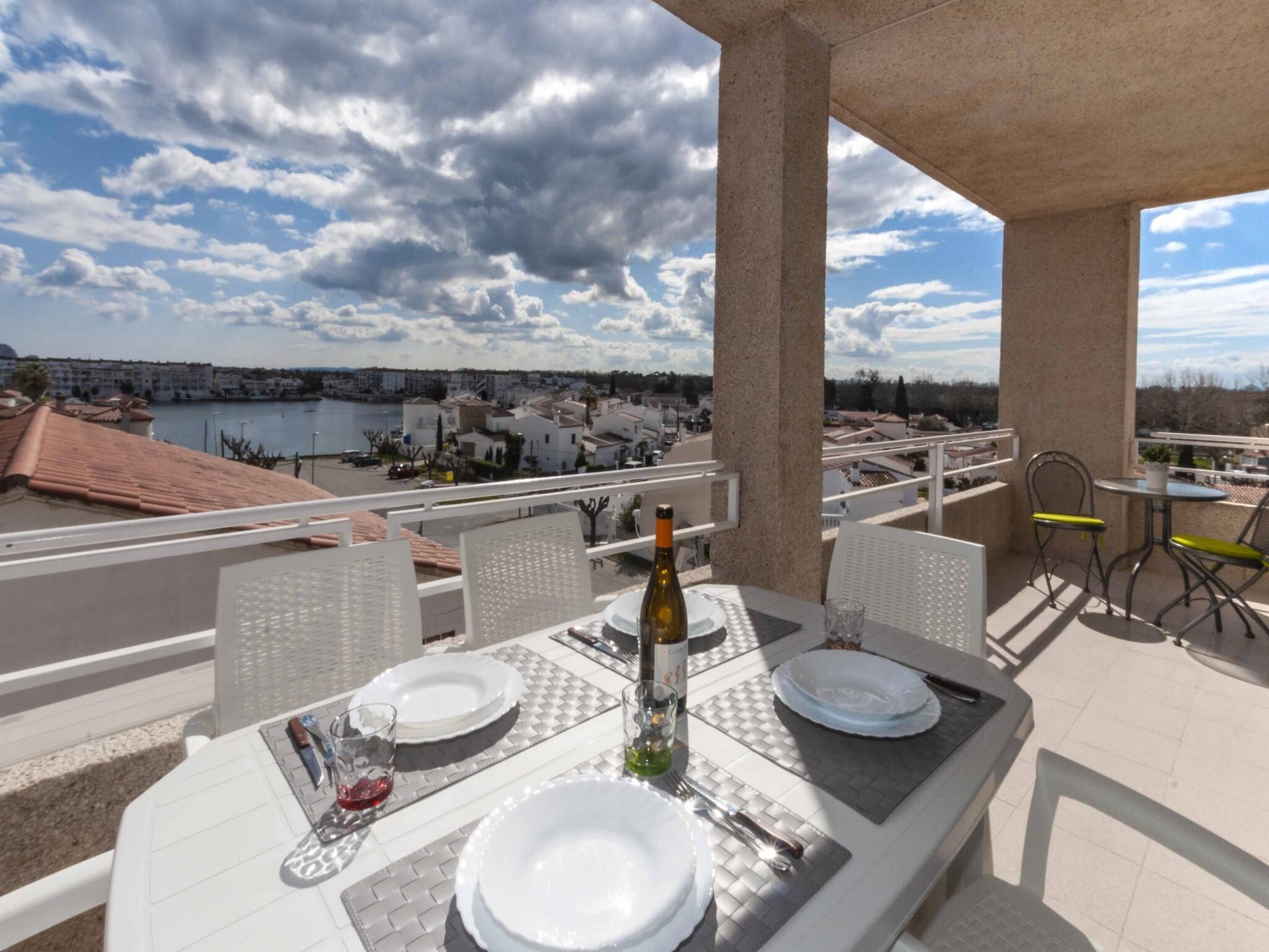 Licht appartement met terras in Empuriabrava voor 6 personen - foto 3
