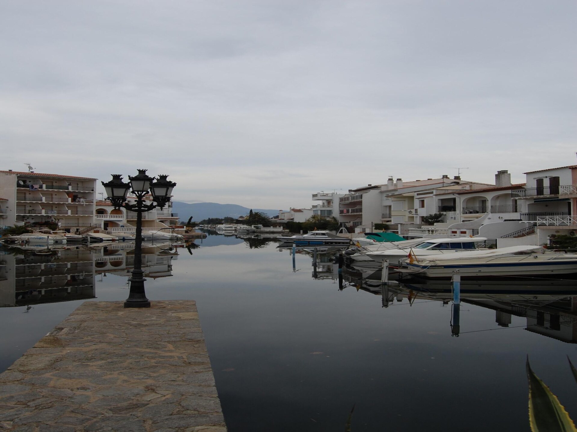 Licht appartement met terras in Empuriabrava voor 6 personen - foto 12