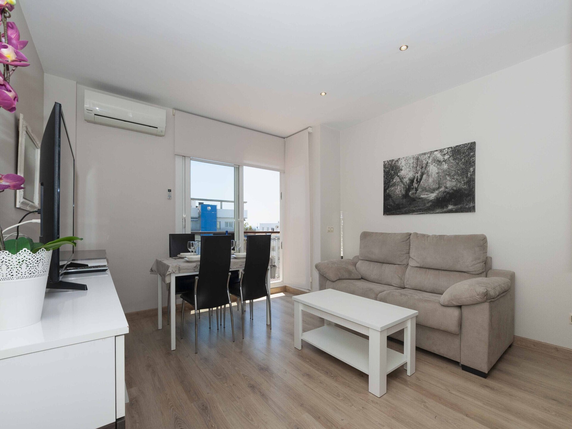 Modern appartement aan de golfbaan met zwembad, op 1 km van het strand - foto 9