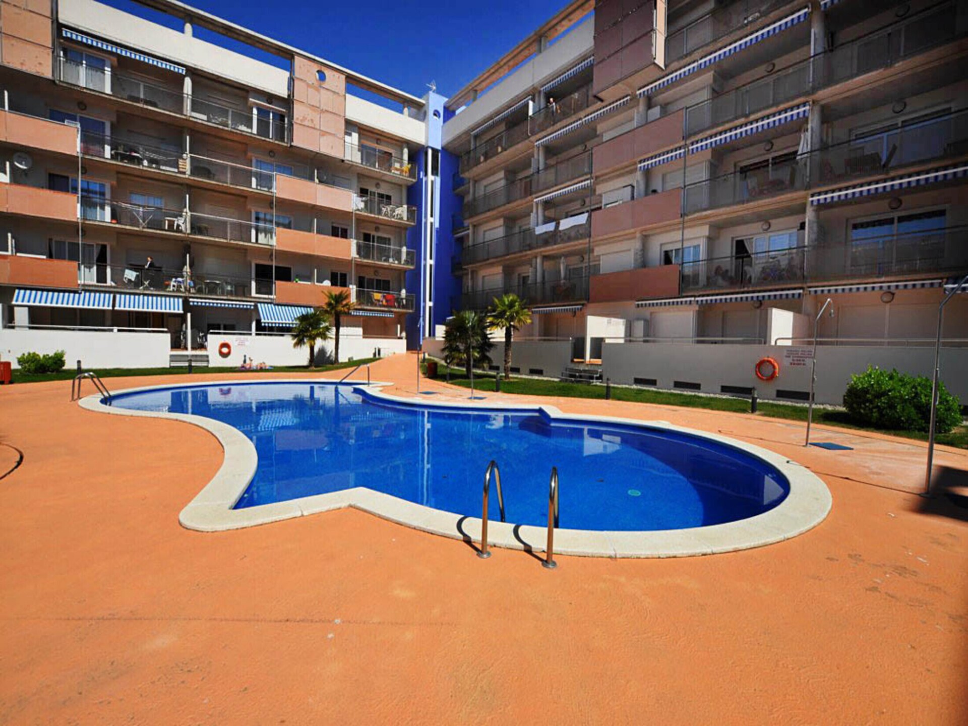 Modern appartement aan de golfbaan met zwembad, op 1 km van het strand - foto 7