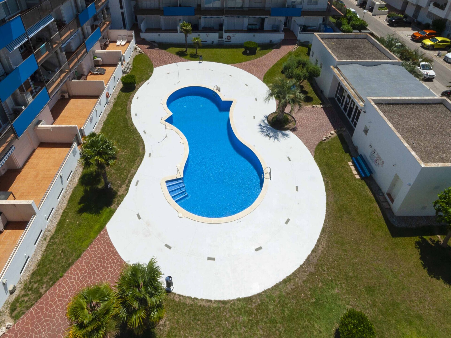 Modern appartement aan de golfbaan met zwembad, op 1 km van het strand - foto 8