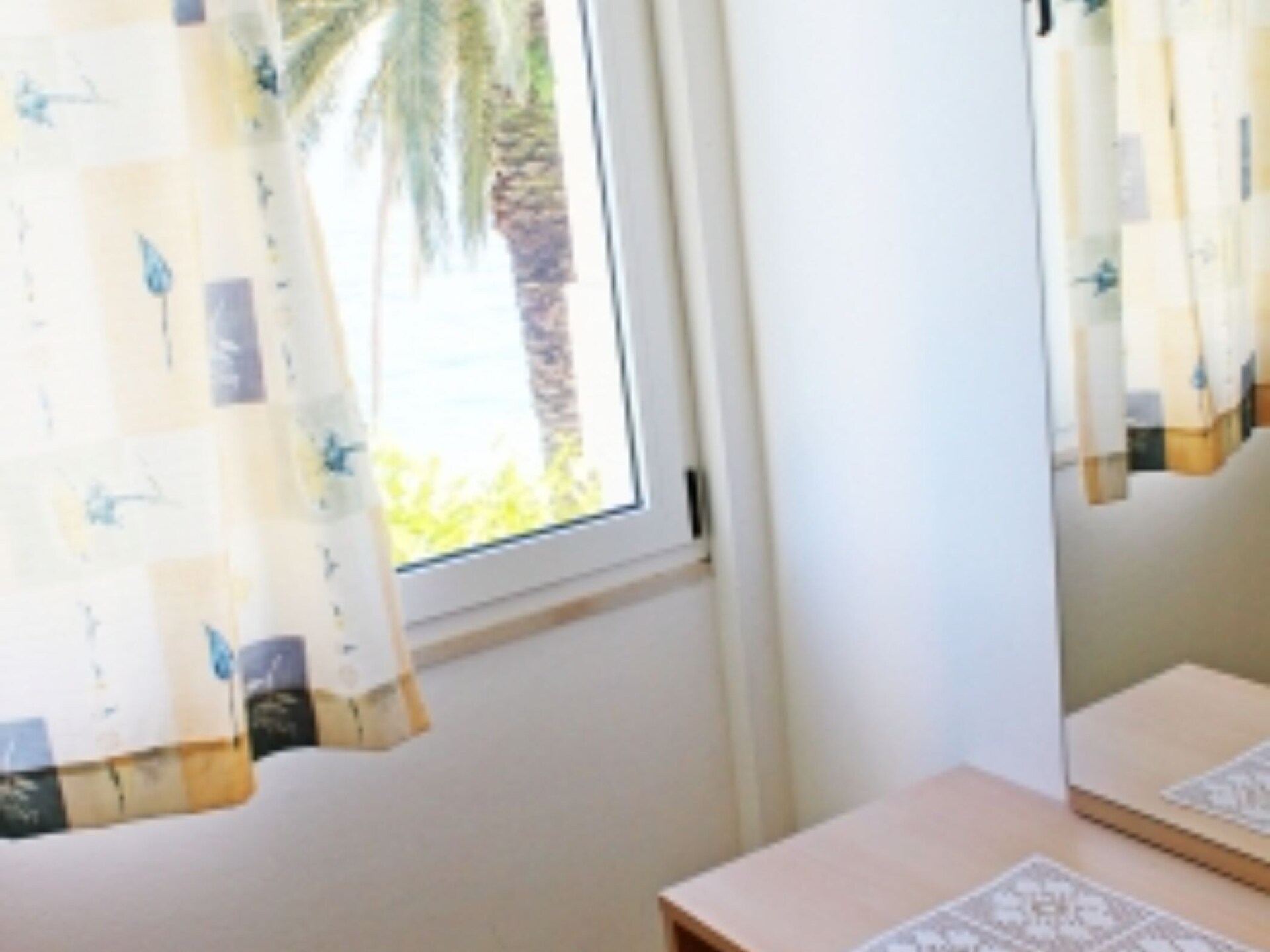 Appartement aan zee in Brist met privéstrand en balkon - foto 1