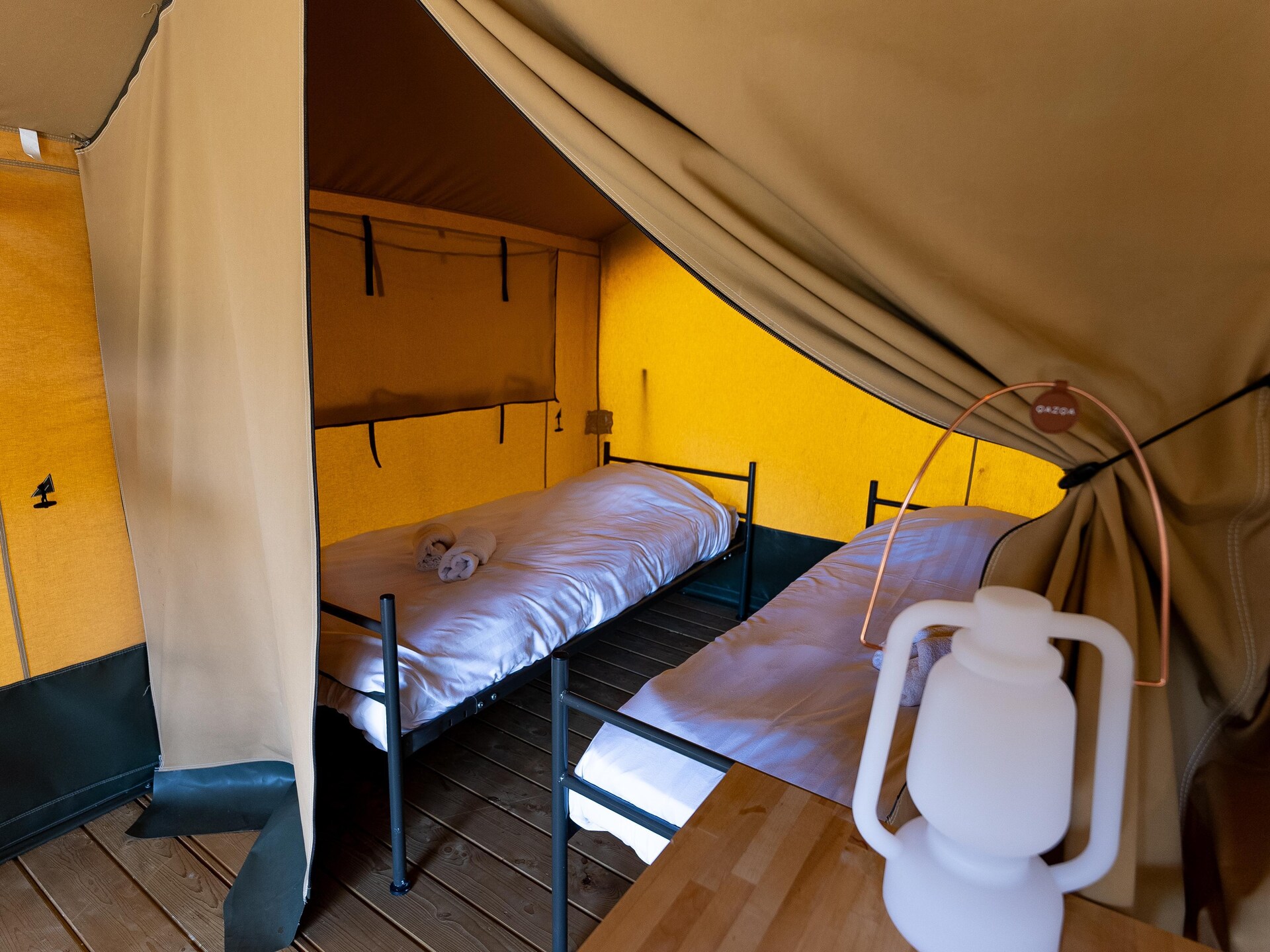 Safaritent aan het water in Heeg – 4 pers. met privéterras aan jachthaven - foto 7