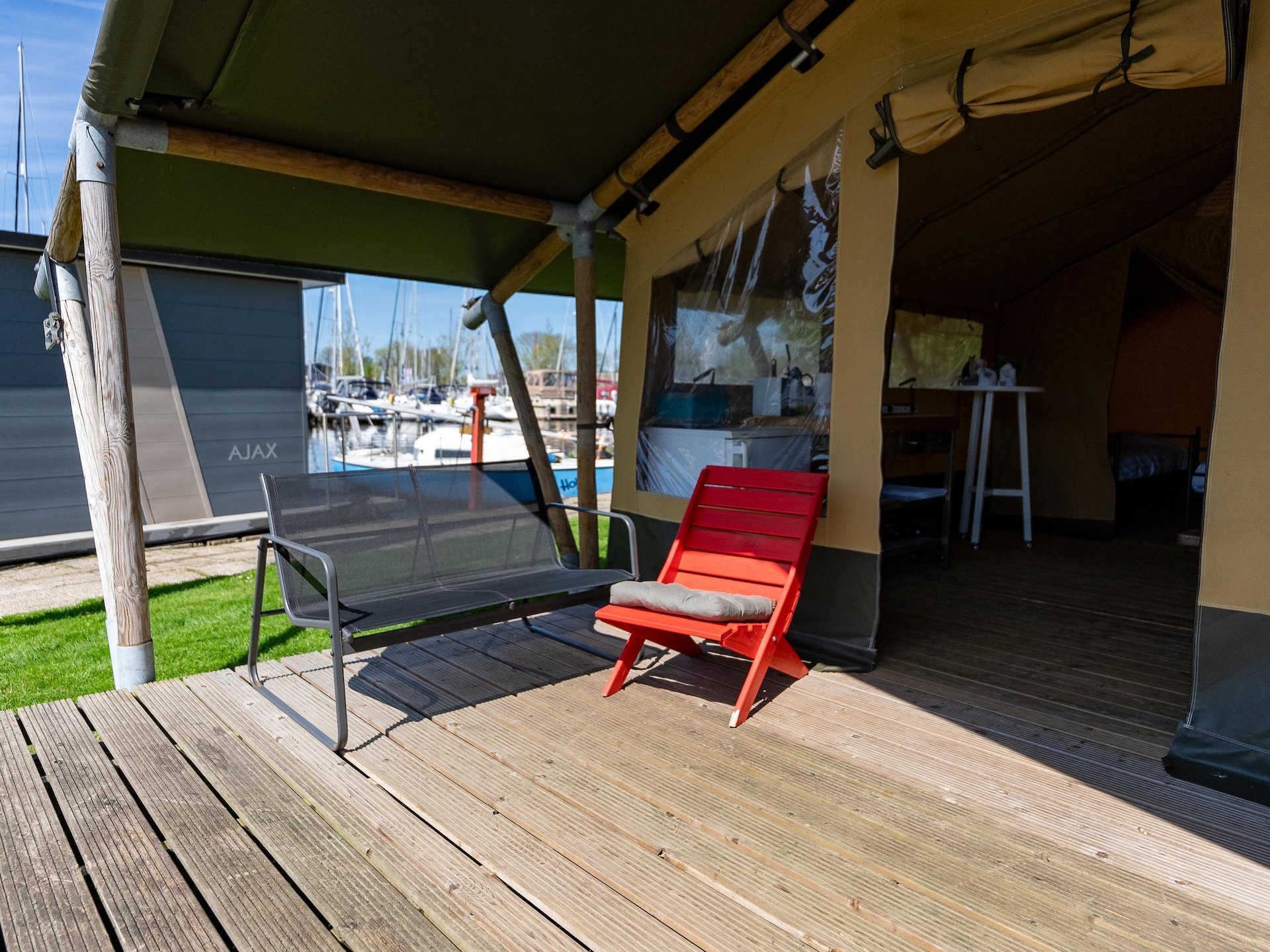 Safaritent aan het water in Heeg – 4 pers. met privéterras aan jachthaven - foto 13