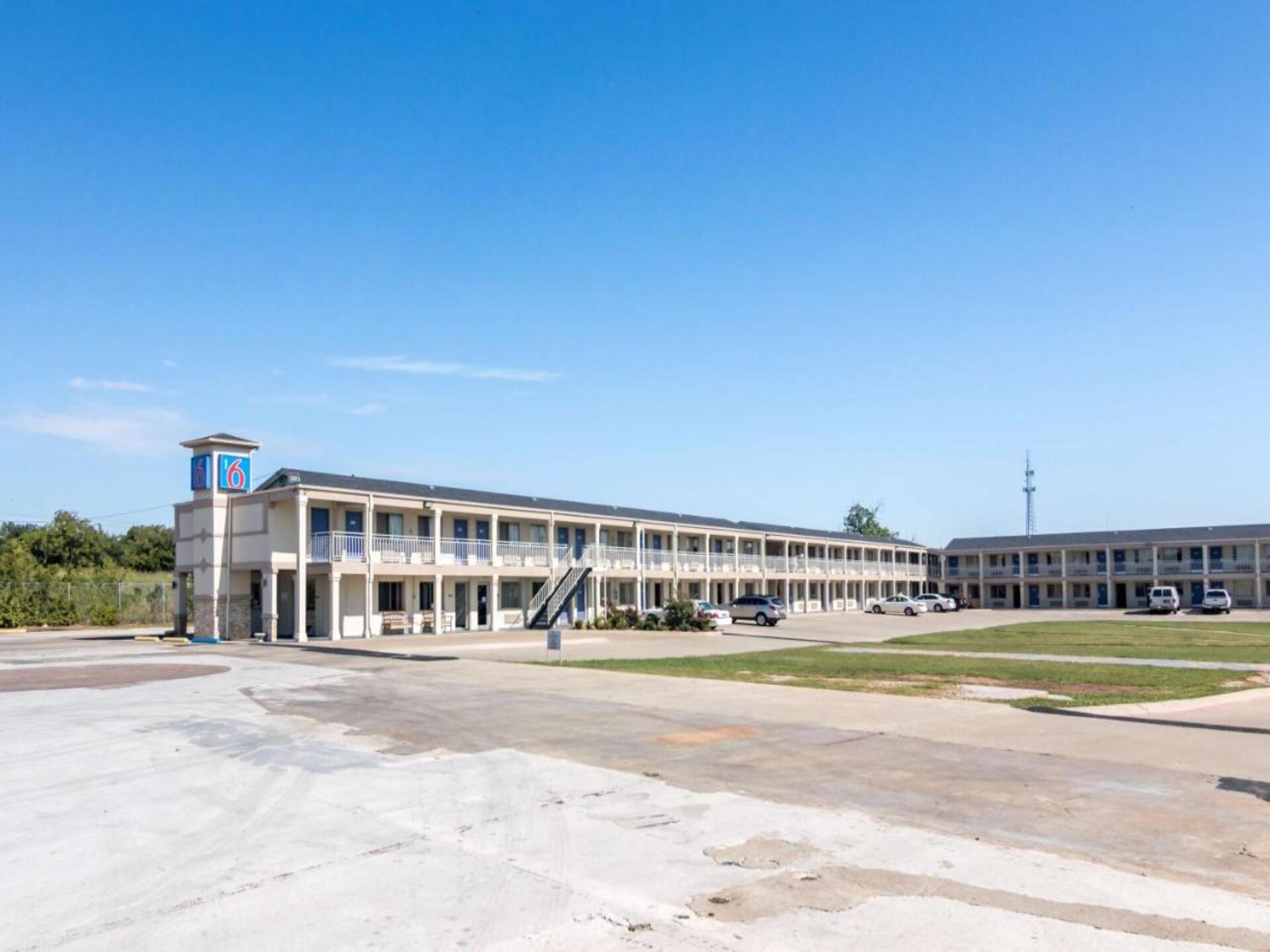 Toegankelijk verblijf met kingsize bed in Wichita Falls – rookvrij - foto 8