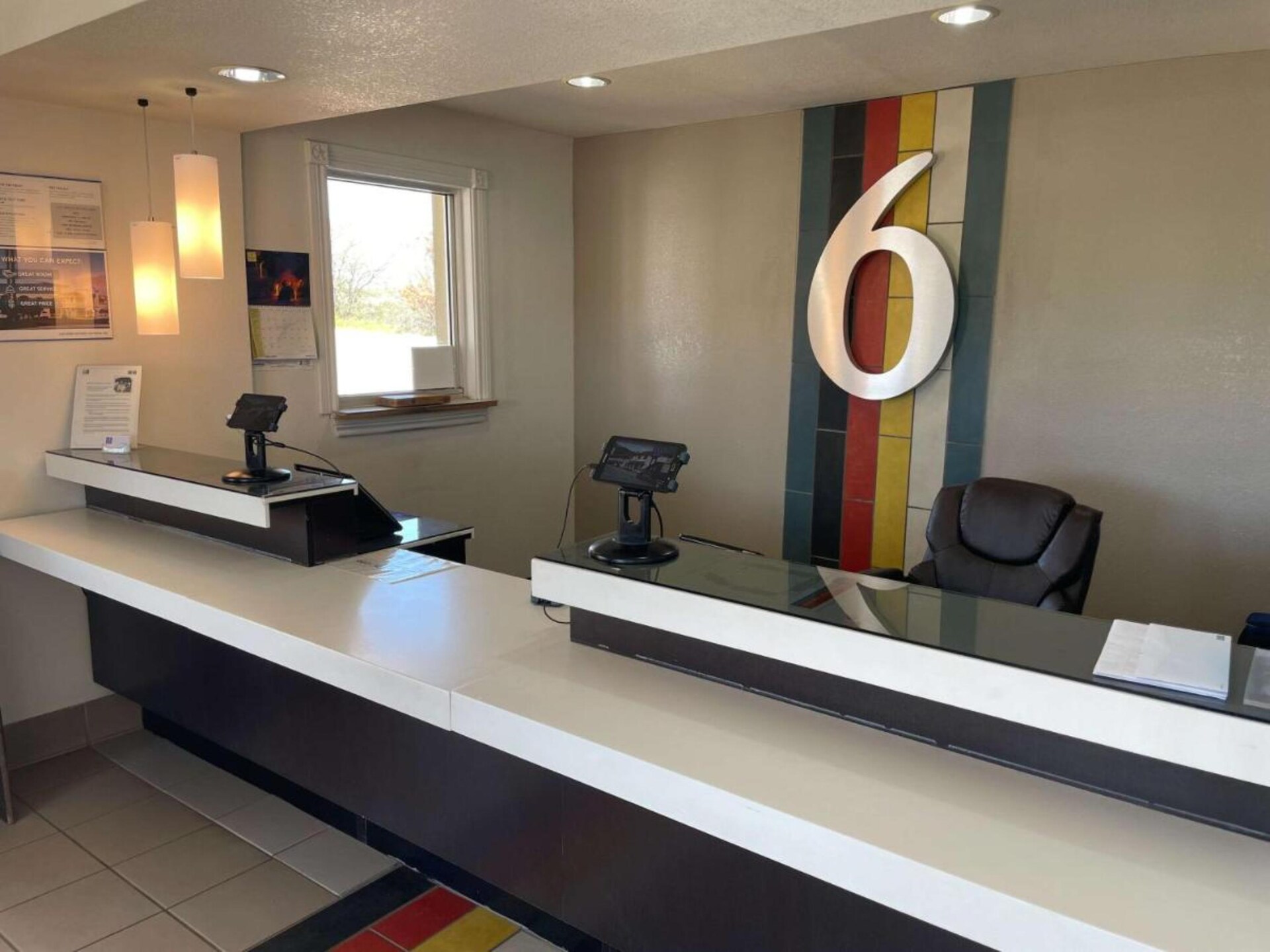 Toegankelijk verblijf met kingsize bed in Wichita Falls – rookvrij - foto 18