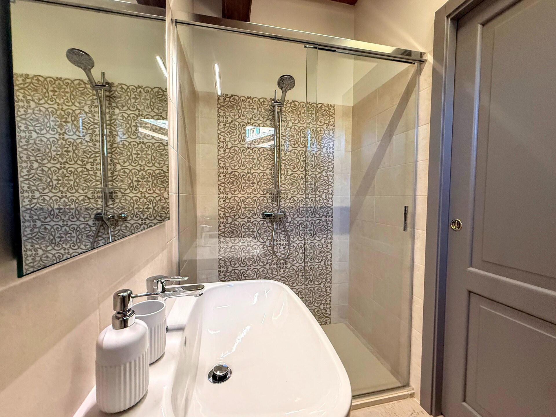 Verfijnd appartement met panoramisch zwembad in Poppi, Toscane - foto 31