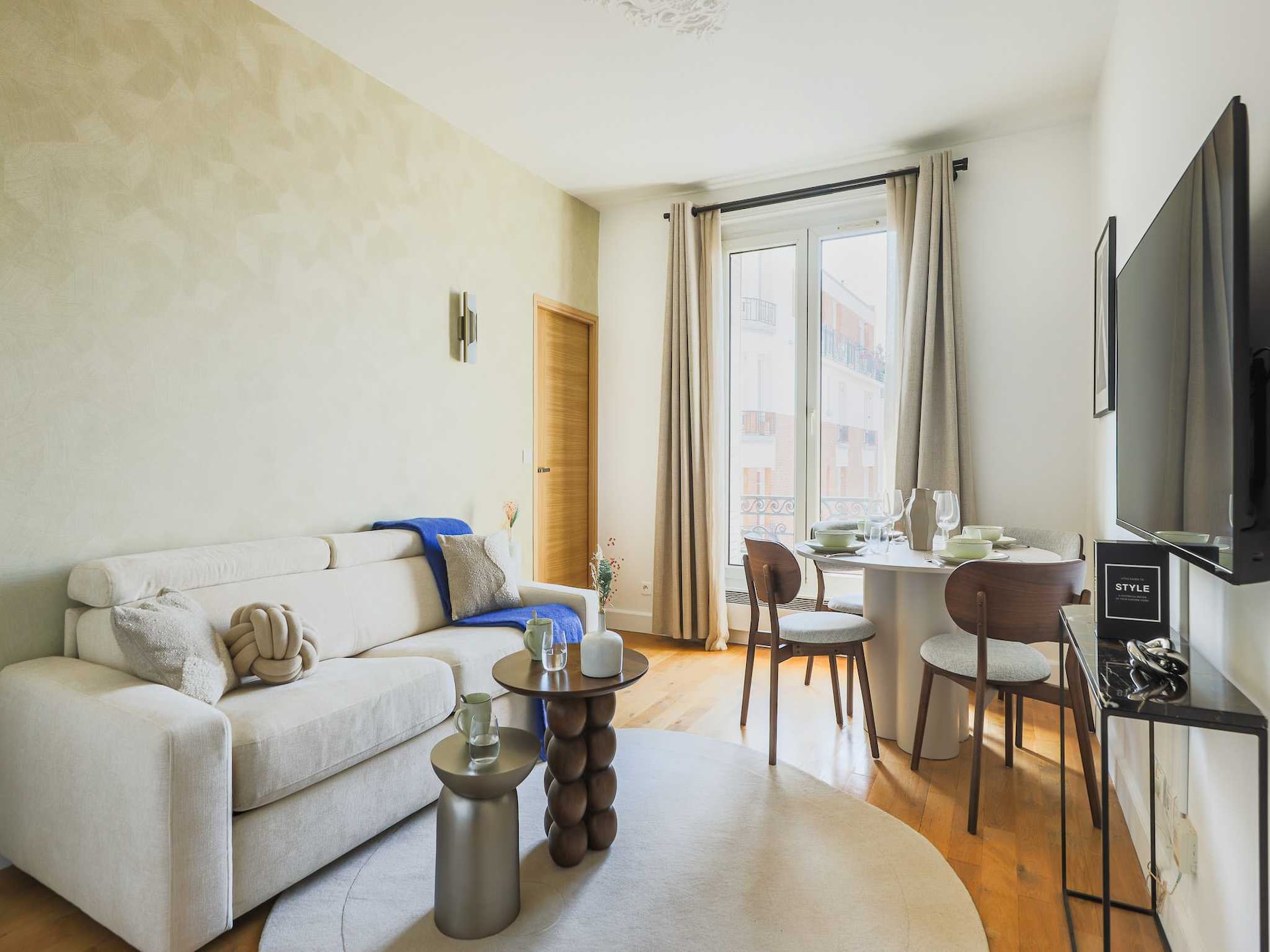 Licht appartement 40m² met lift in 17e arrondissement, vlakbij metro - foto 2