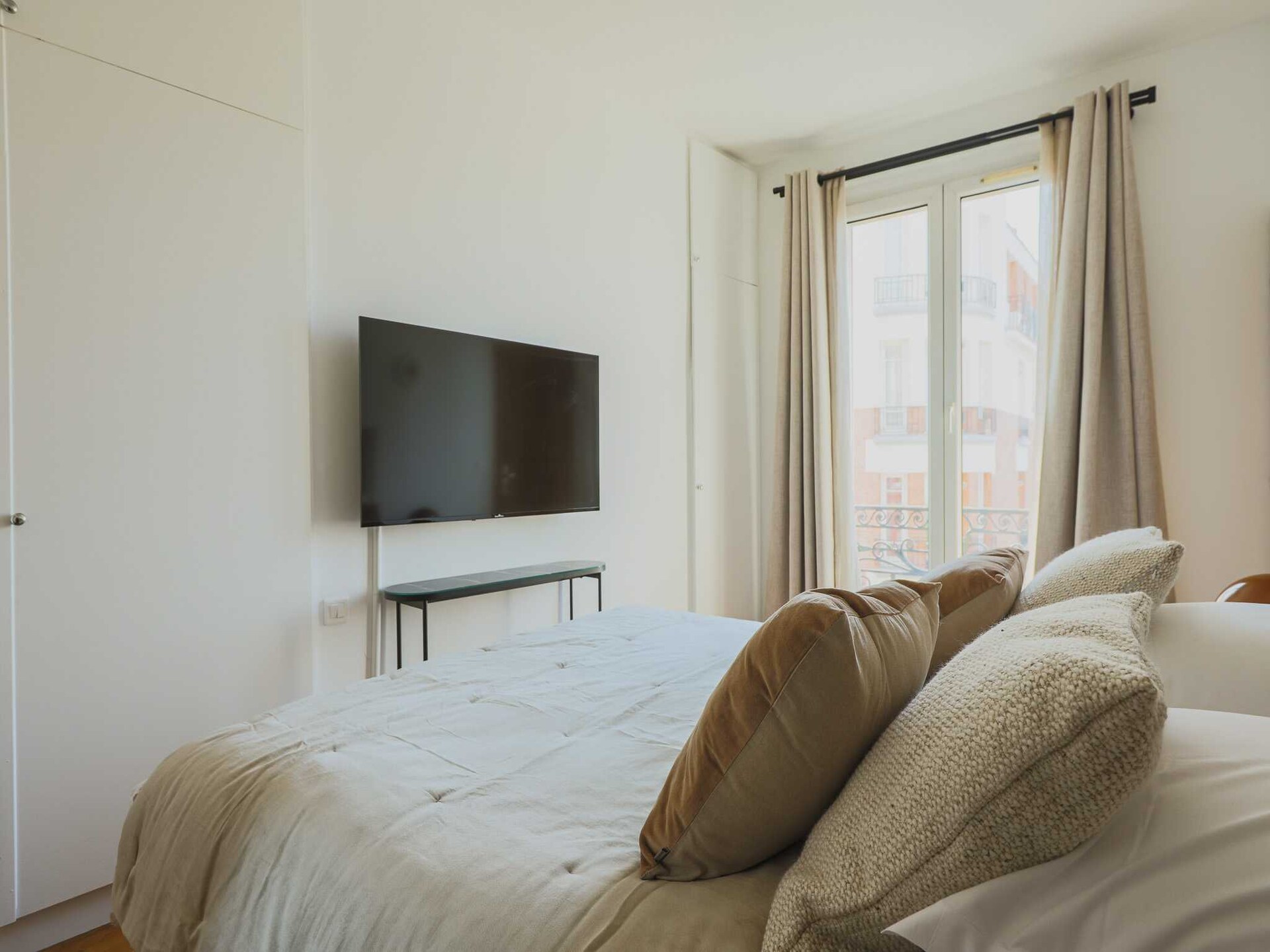 Licht appartement 40m² met lift in 17e arrondissement, vlakbij metro - foto 9