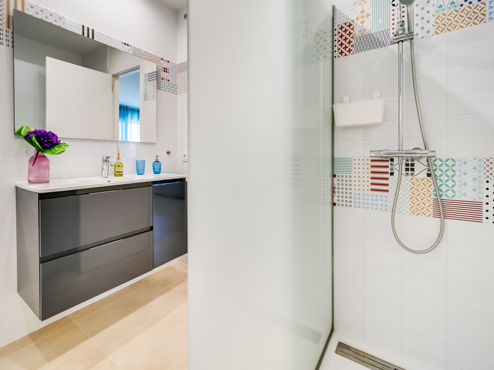 Vivalidays Josep - Modern appartement met zeezicht in hartje Blanes - foto 12