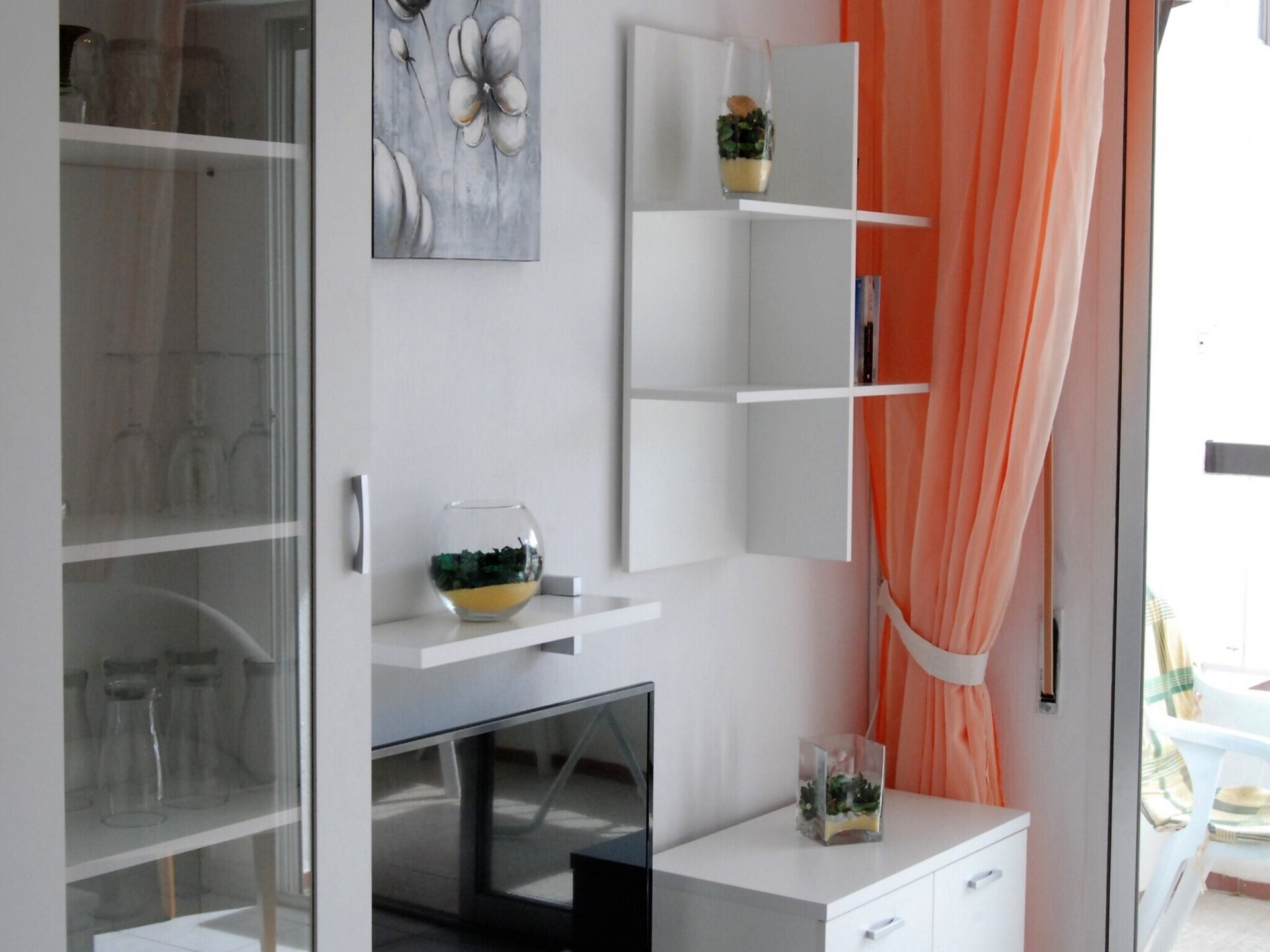 Knus appartement in hartje Nerja met balkon en zwembad, strand op 300m - foto 8