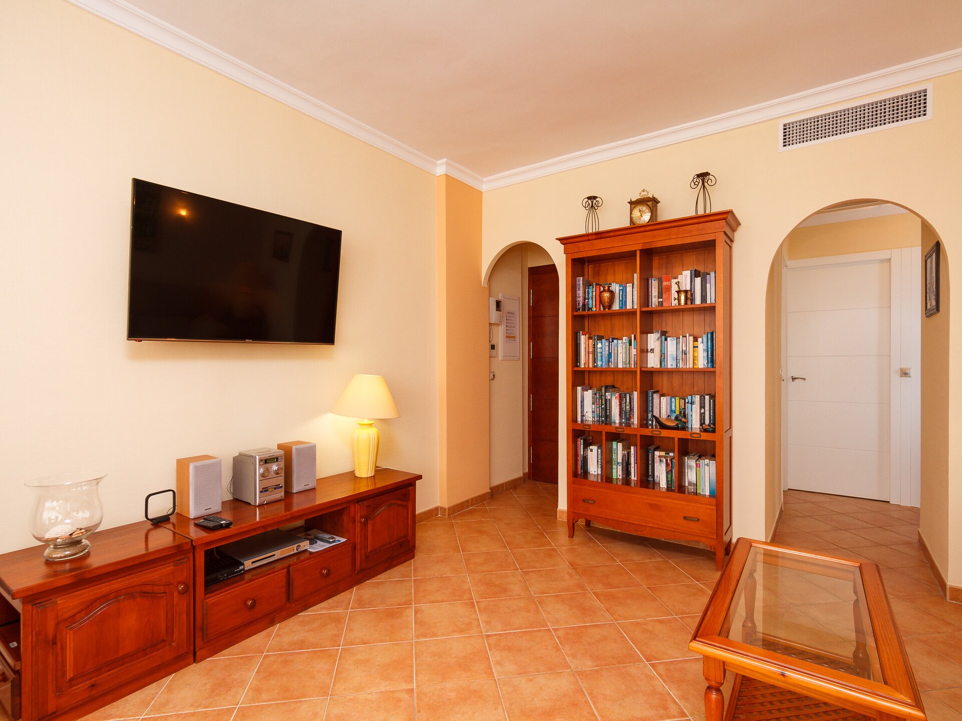 Licht appartement in Nerja met zwembad, tuin en terras op 100 meter van strand - foto 13