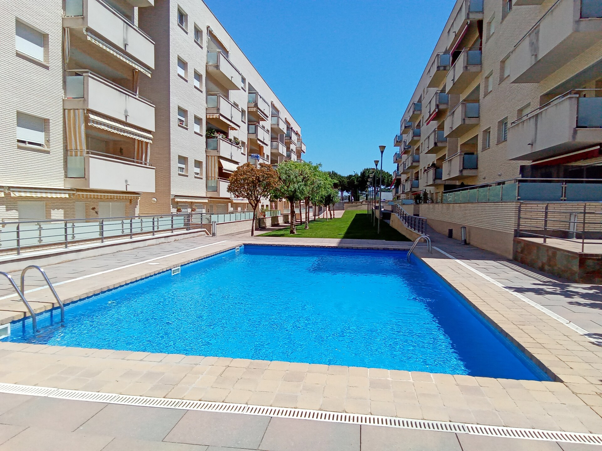 Rustiek appartement bij 3 stranden met 4 zwembaden in Fenals, Lloret de Mar - foto 1