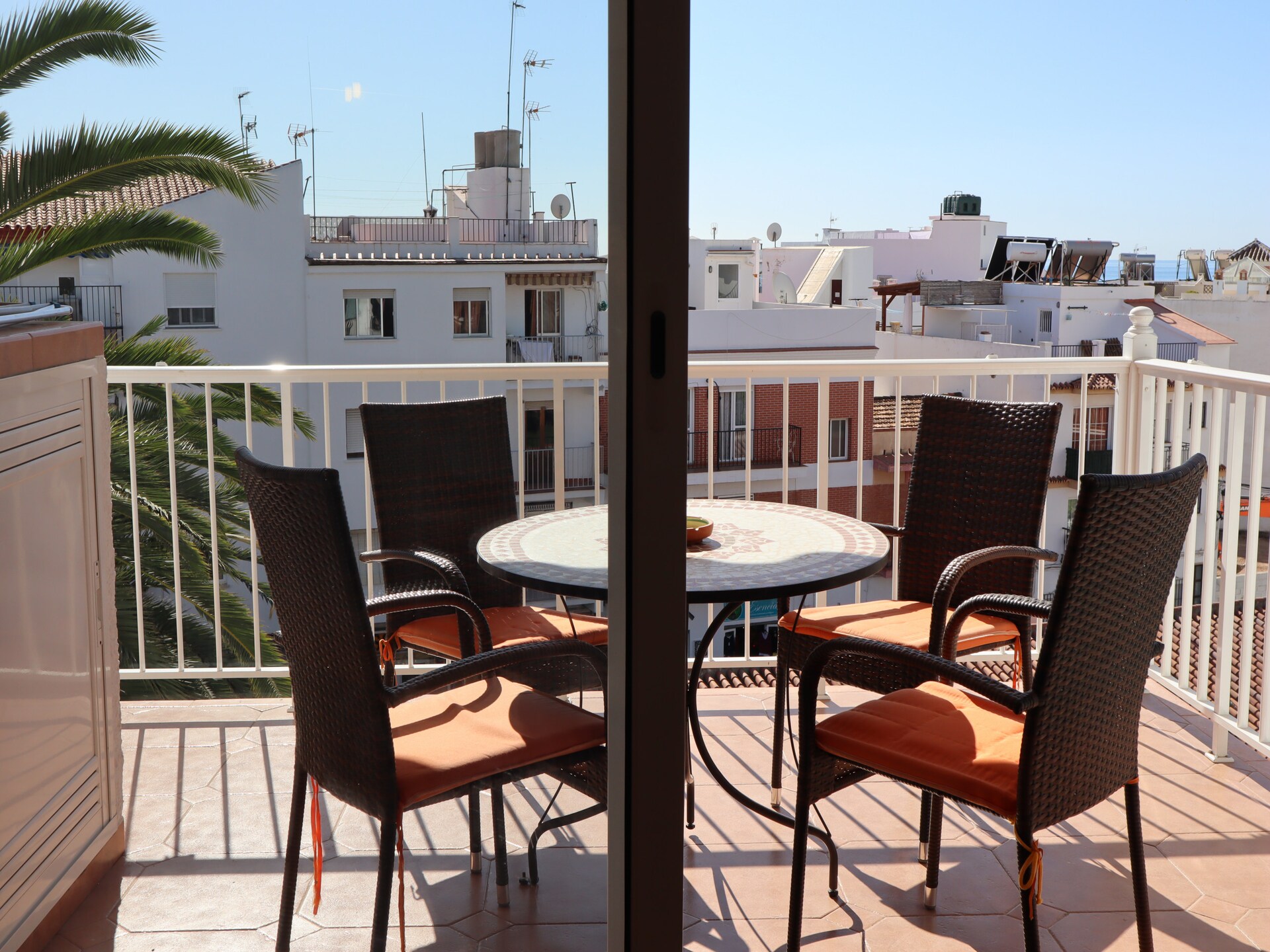 Ruim appartement in Nerja met zeezicht, op 250m van het strand - foto 21
