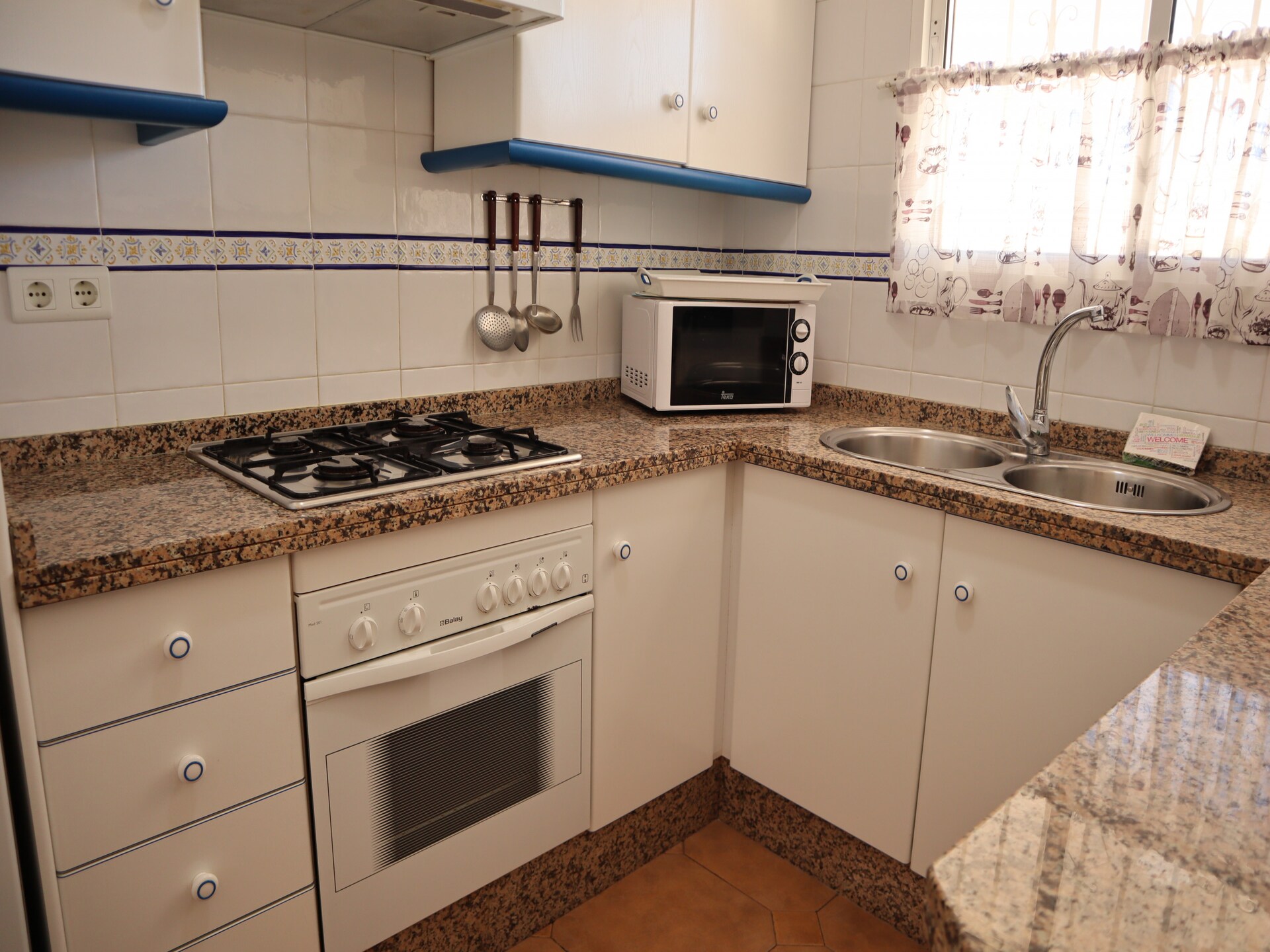 Ruim appartement in Nerja met zeezicht, op 250m van het strand - foto 9