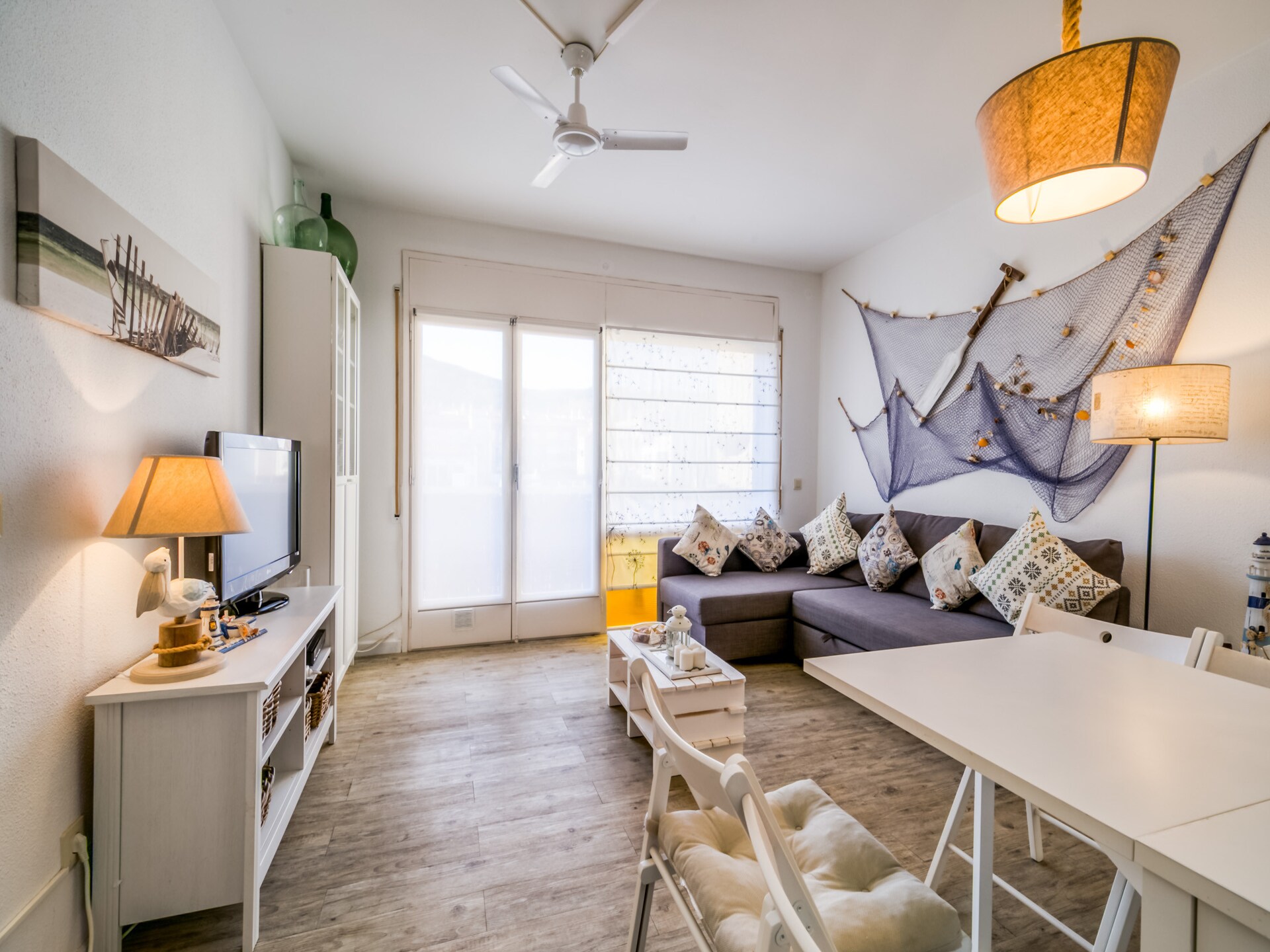 Licht appartement op de boulevard van Calella met zeezicht - foto 6