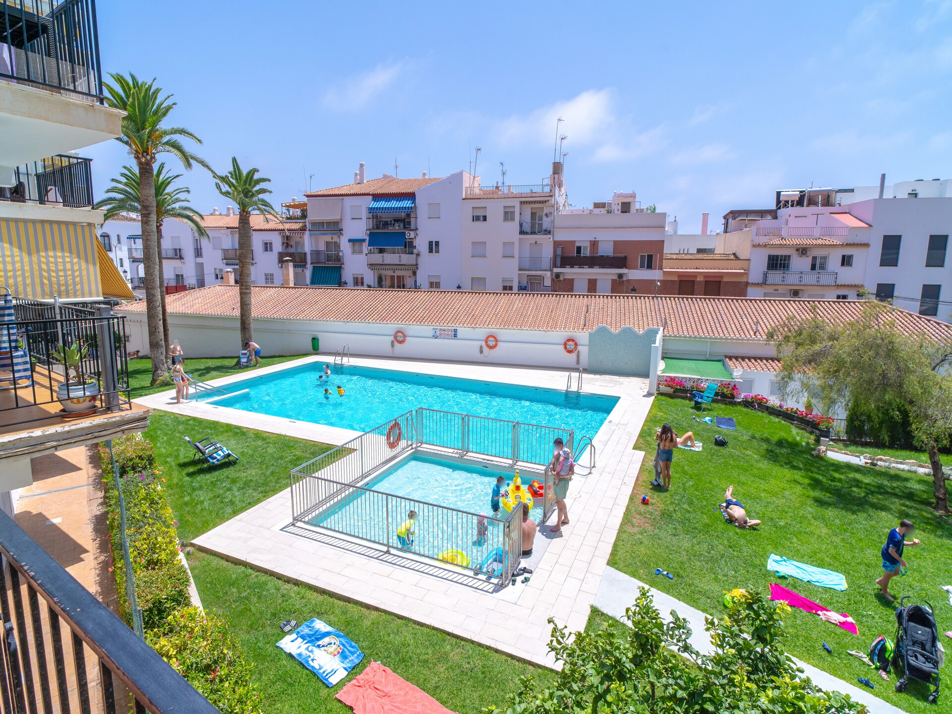 Licht appartement in Nerja met zwembad, op 250m van het strand - foto 6