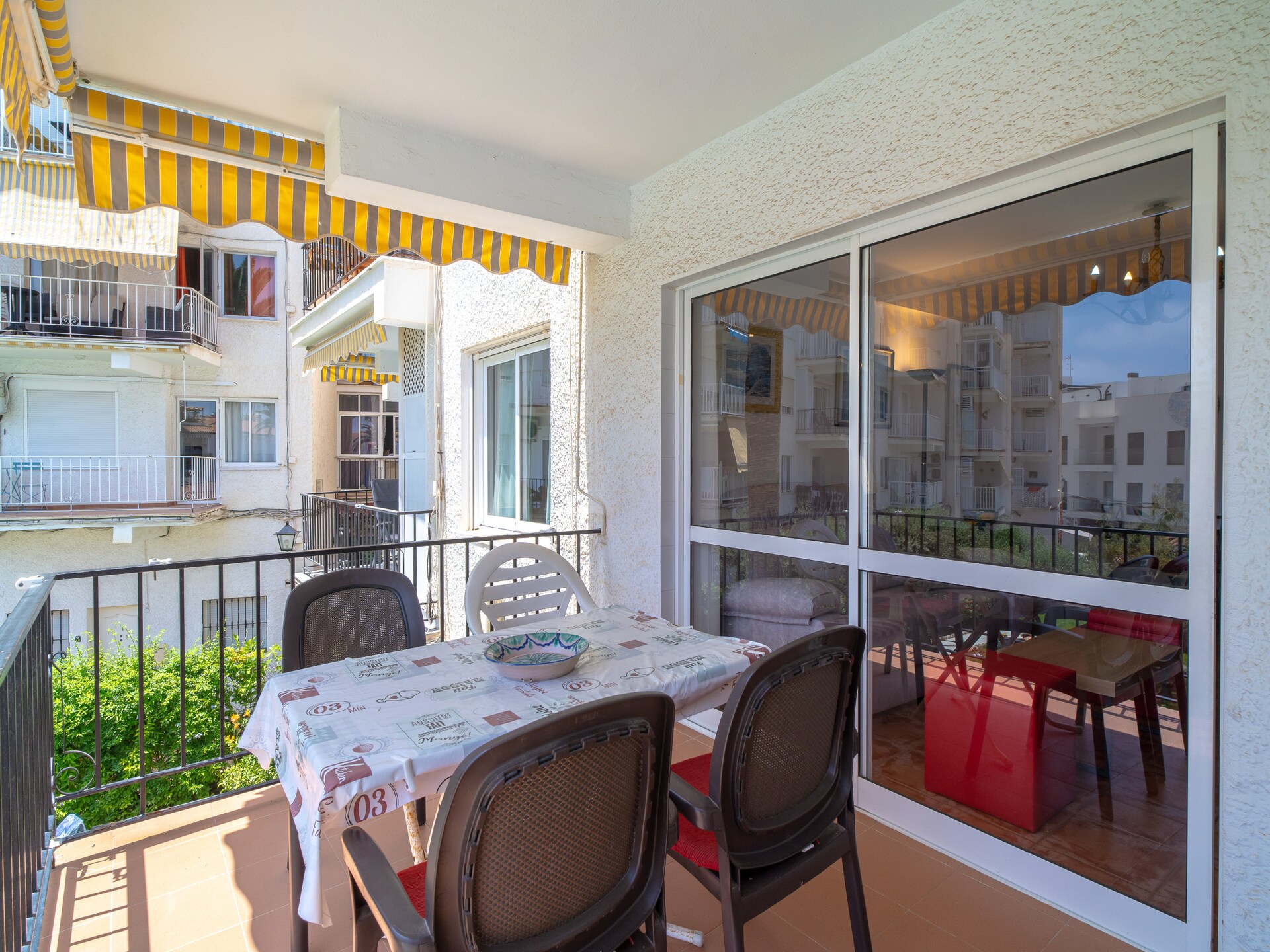 Licht appartement in Nerja met zwembad, op 250m van het strand - foto 22