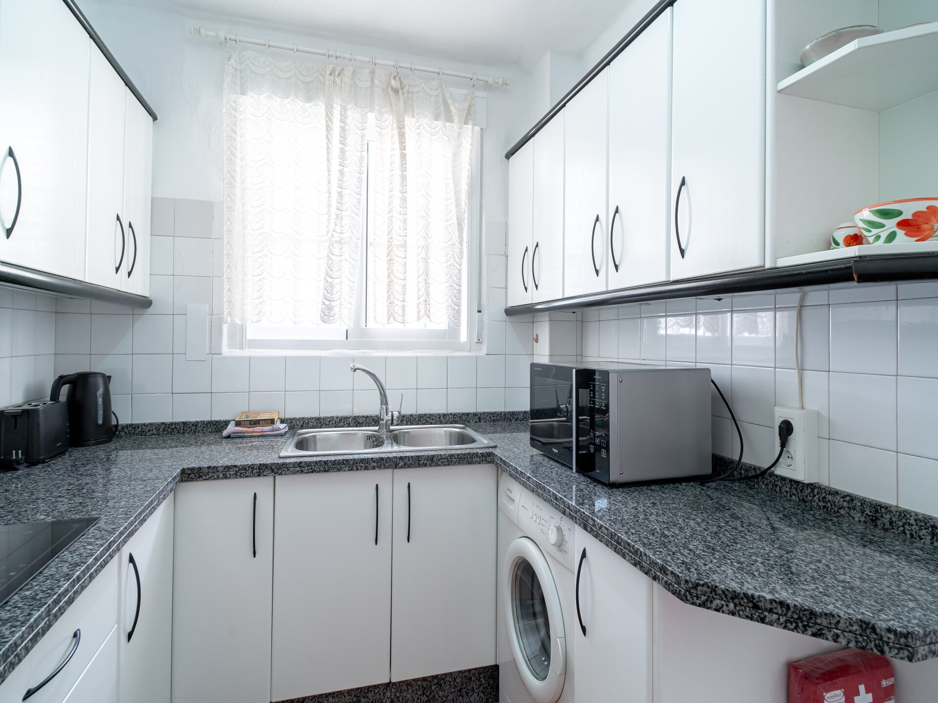 Licht appartement in Nerja met zwembad, op 250m van het strand - foto 14