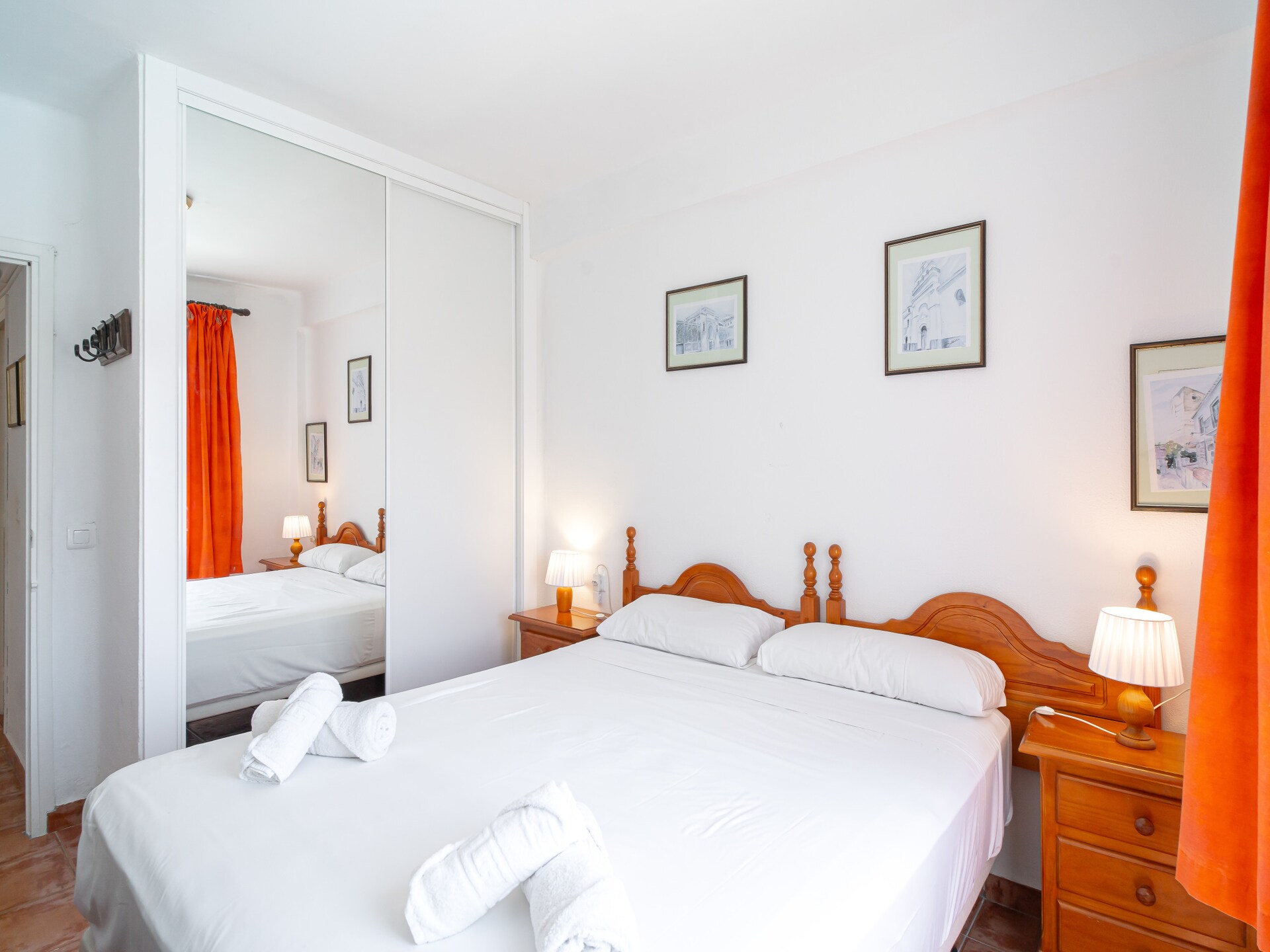 Licht appartement in Nerja met zwembad, op 250m van het strand - foto 4