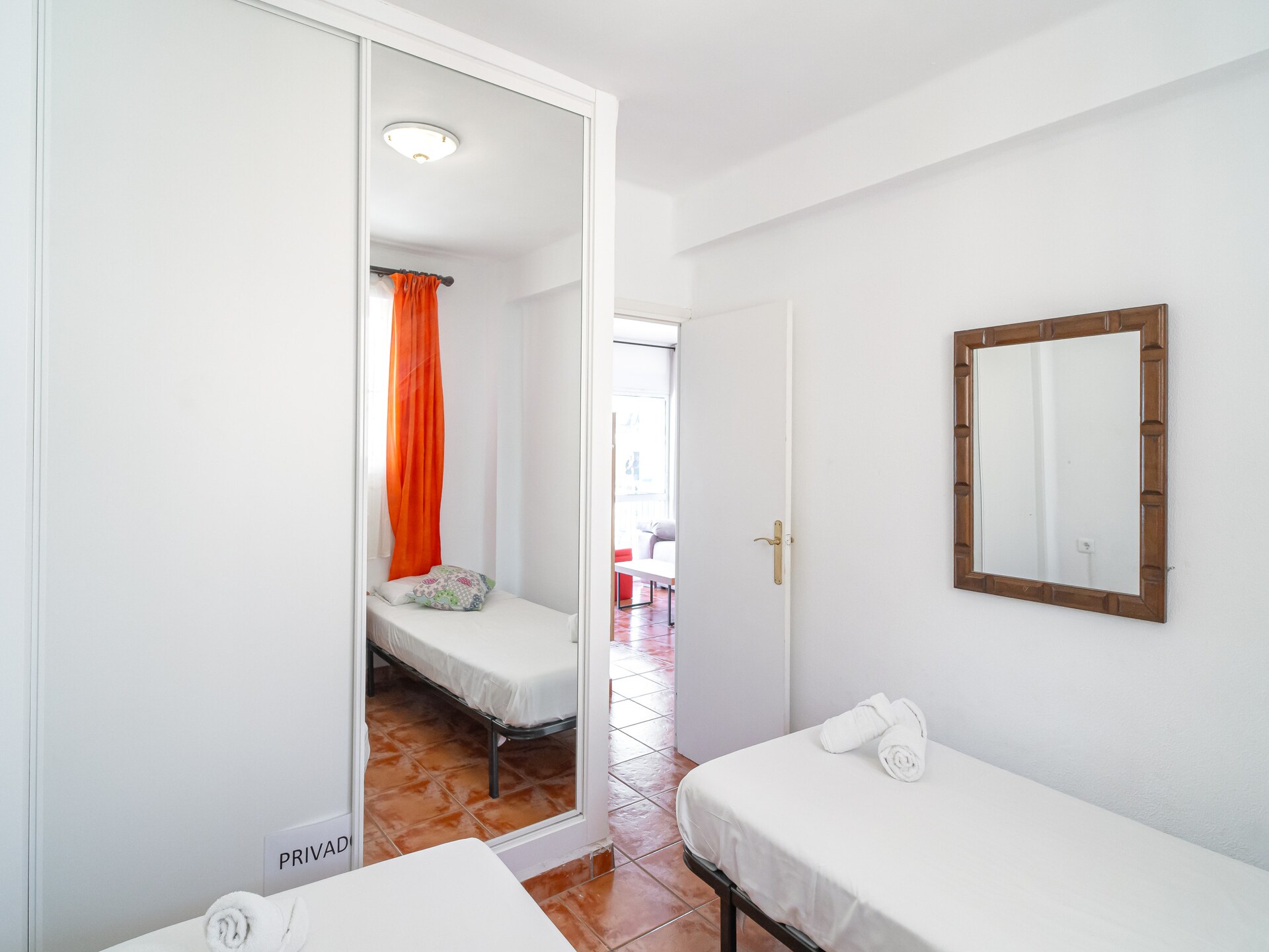 Licht appartement in Nerja met zwembad, op 250m van het strand - foto 16