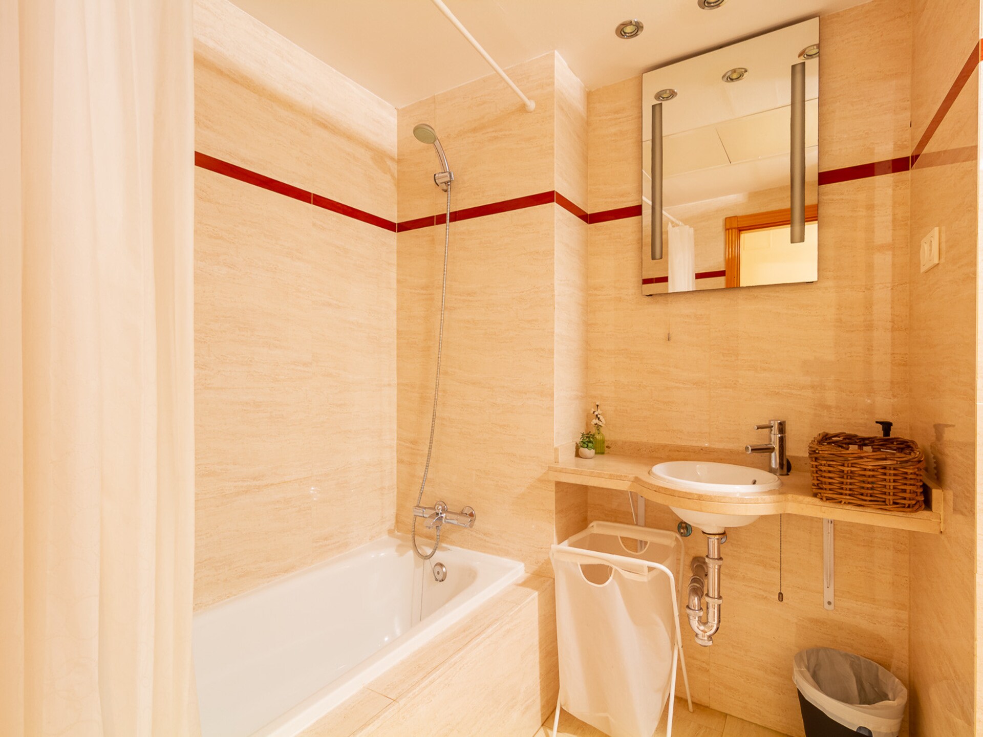 Luxe penthouse aan zee met jacuzzi en panoramisch uitzicht in Torrox Costa - foto 37