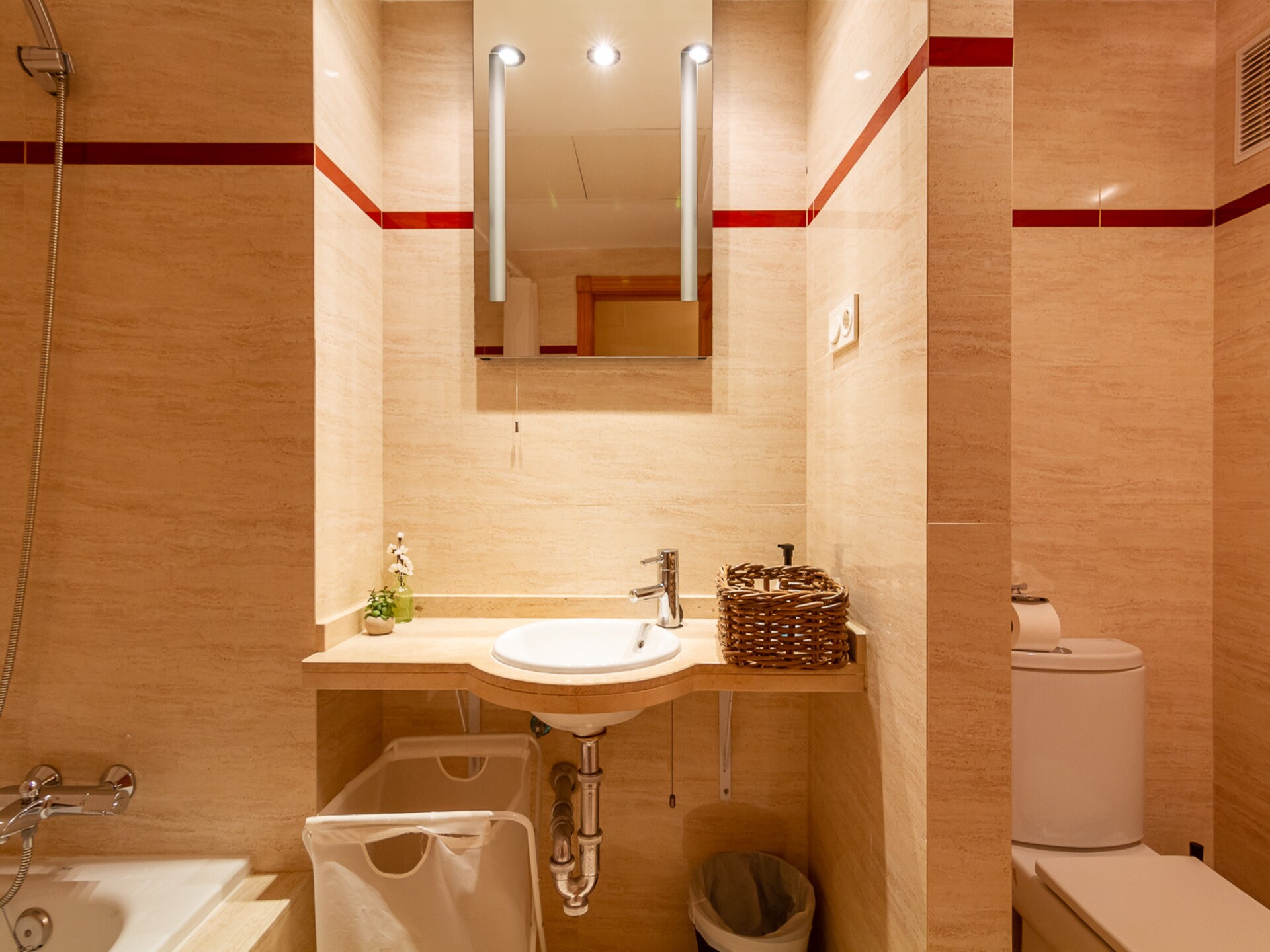 Luxe penthouse aan zee met jacuzzi en panoramisch uitzicht in Torrox Costa - foto 39