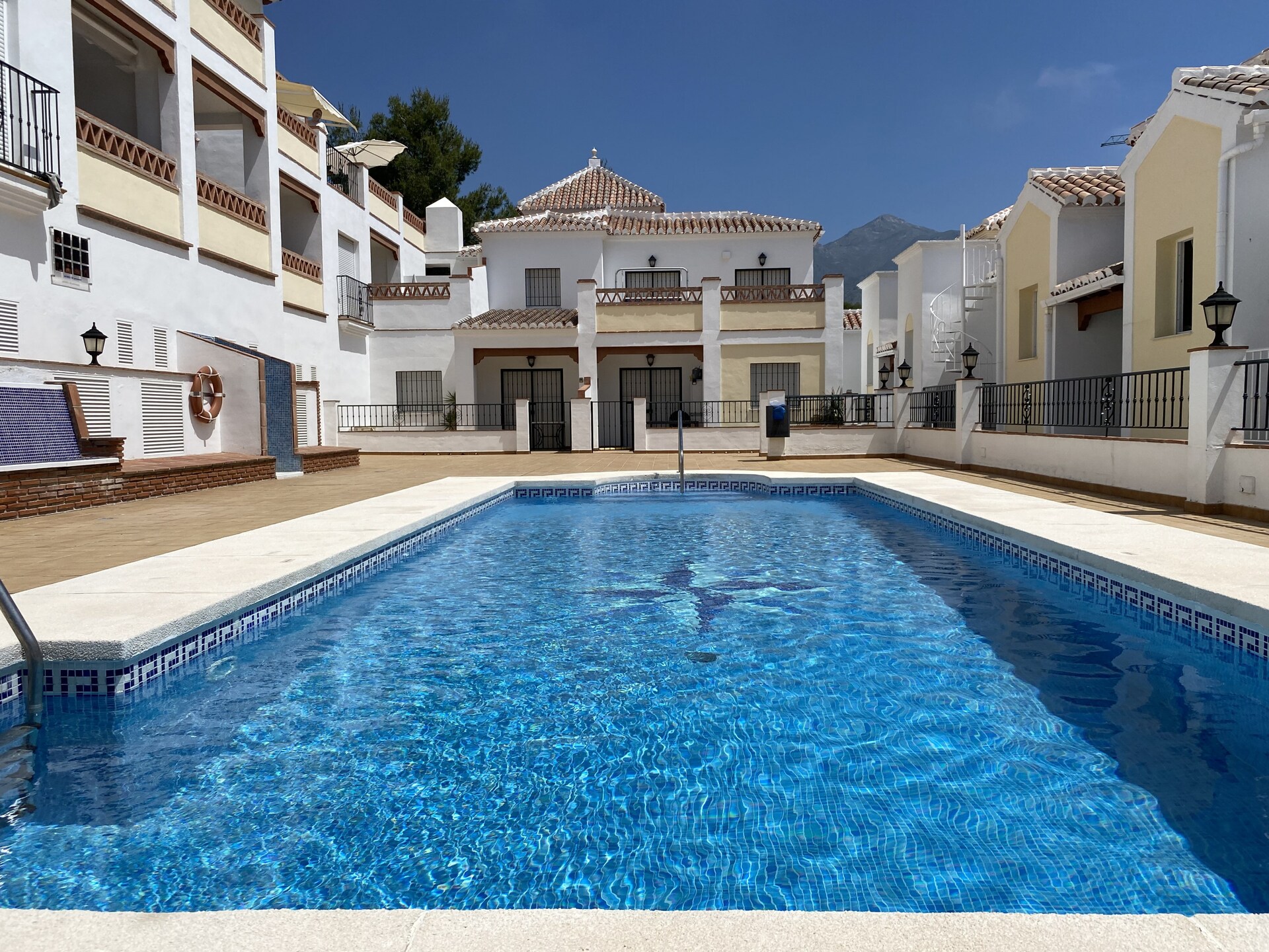 Modern appartement in Nerja met uitzicht op zee en zwembad, op 500m van strand Burriana - foto 1