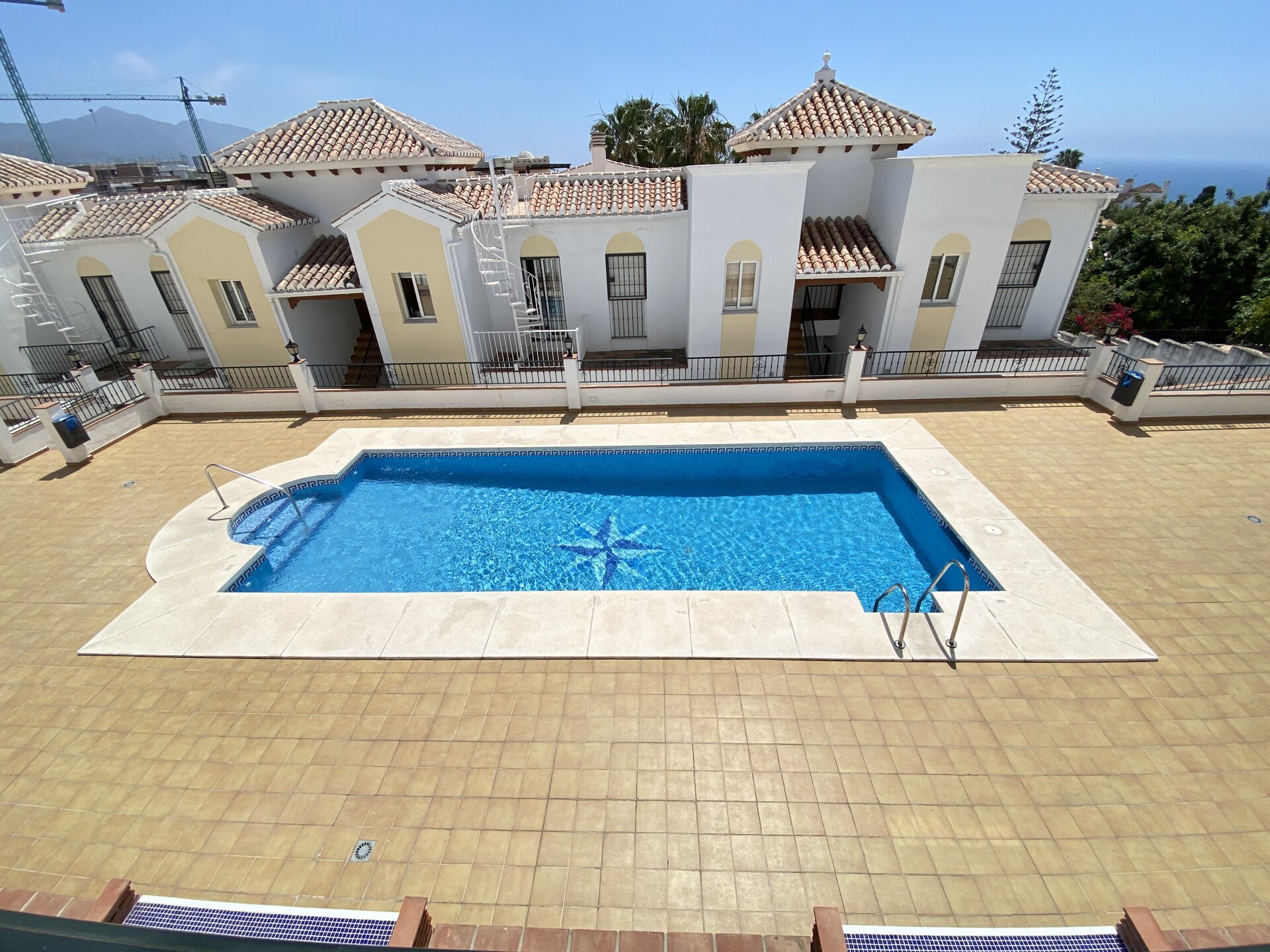 Modern appartement in Nerja met uitzicht op zee en zwembad, op 500m van strand Burriana - foto 9