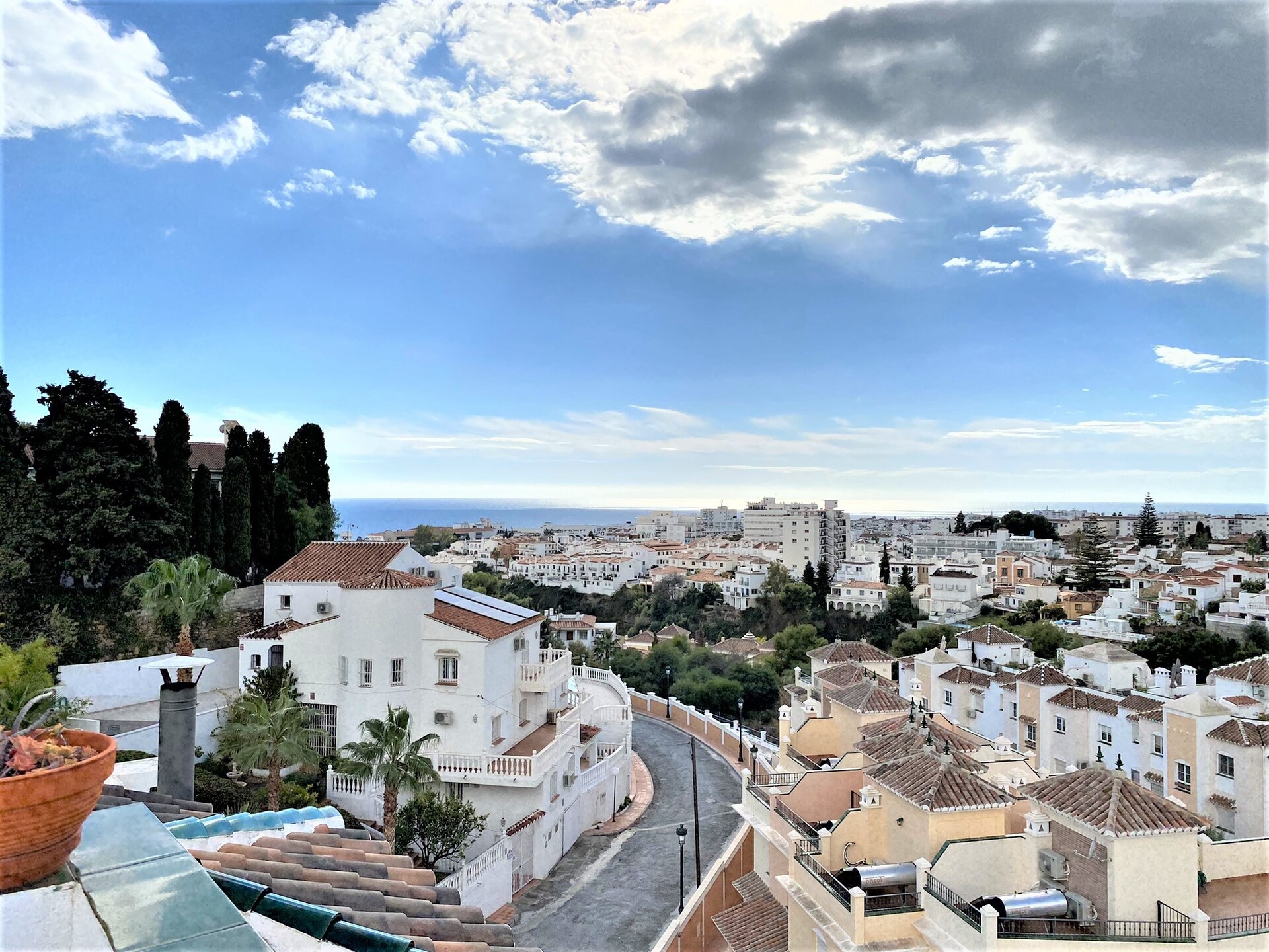 Zonnig vakantiehuis met panoramisch zeezicht in Nerja - foto 30