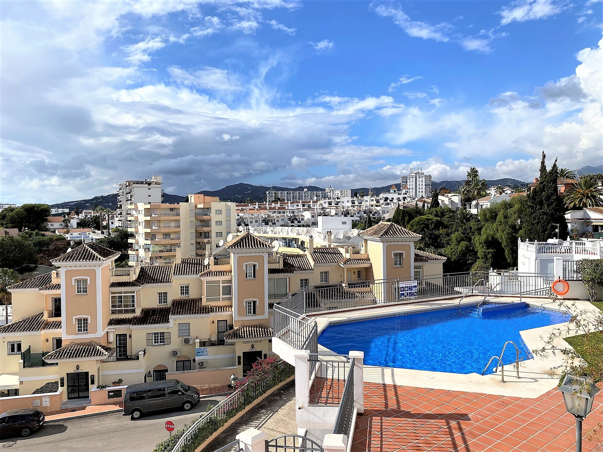 Zonnig vakantiehuis met panoramisch zeezicht in Nerja - foto 26