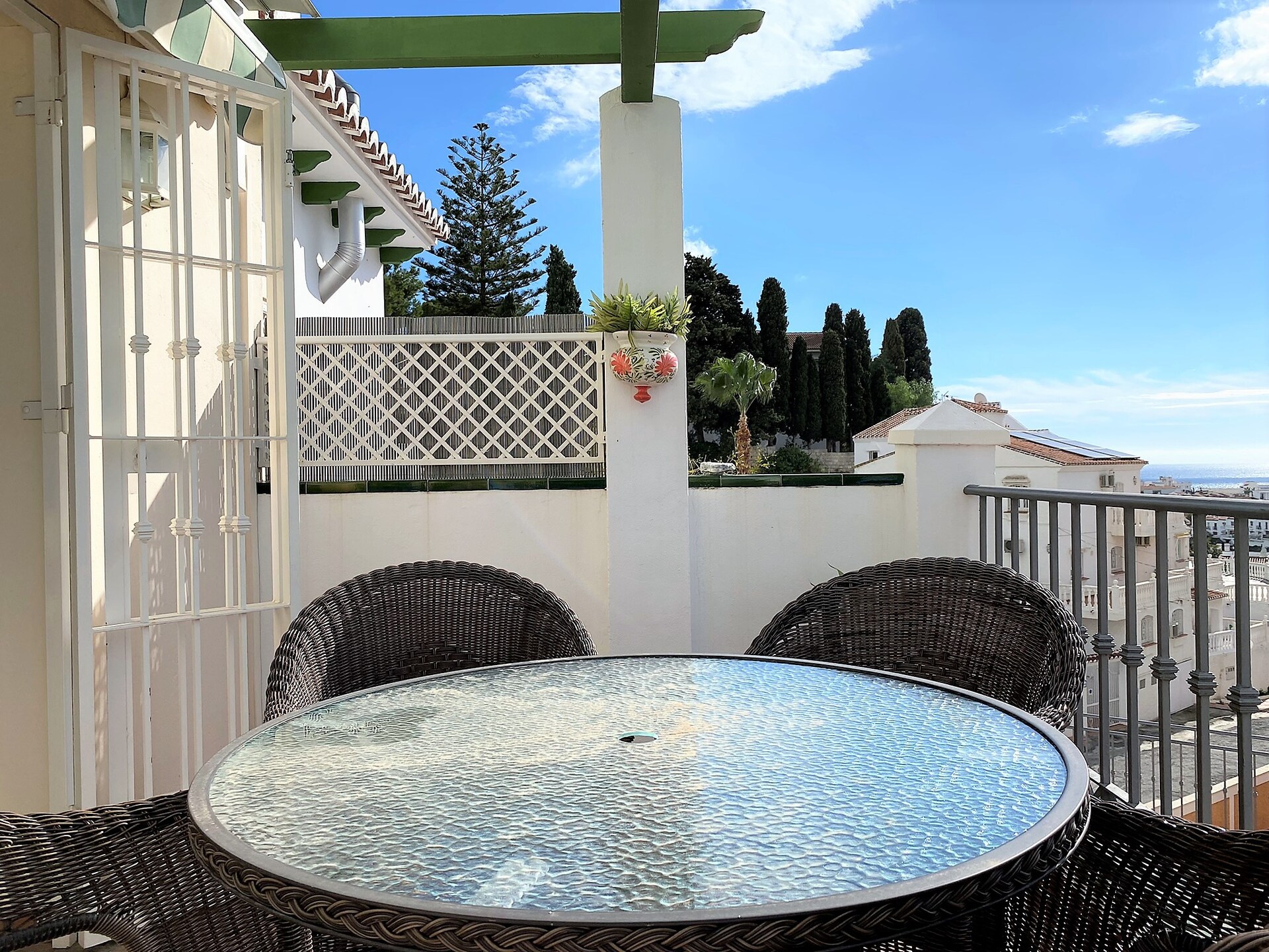 Zonnig vakantiehuis met panoramisch zeezicht in Nerja - foto 32