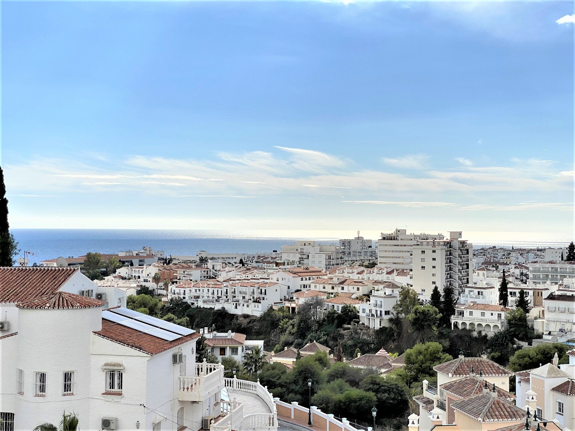 Zonnig vakantiehuis met panoramisch zeezicht in Nerja - foto 31