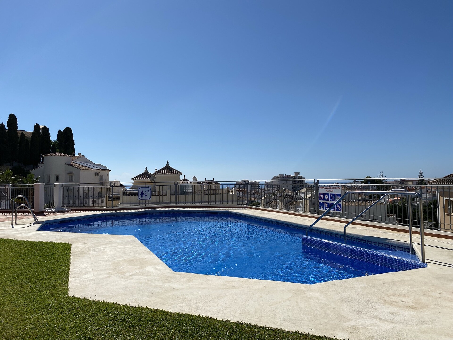 Zonnig vakantiehuis met panoramisch zeezicht in Nerja - foto 8