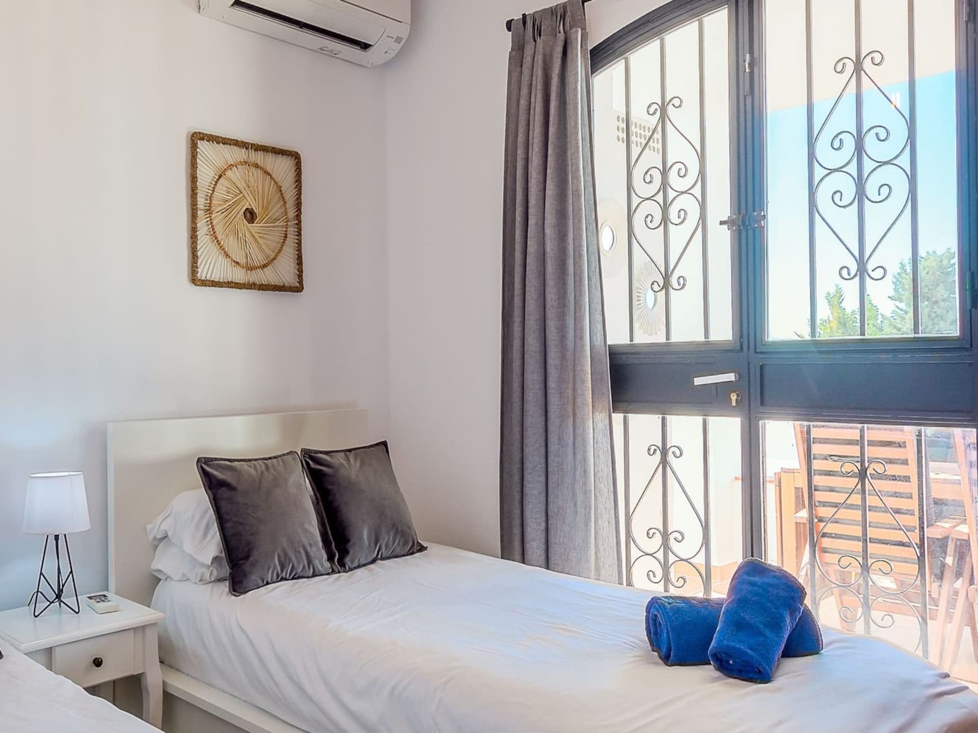 Licht appartement in Nerja met zeezicht en zwembad - foto 23
