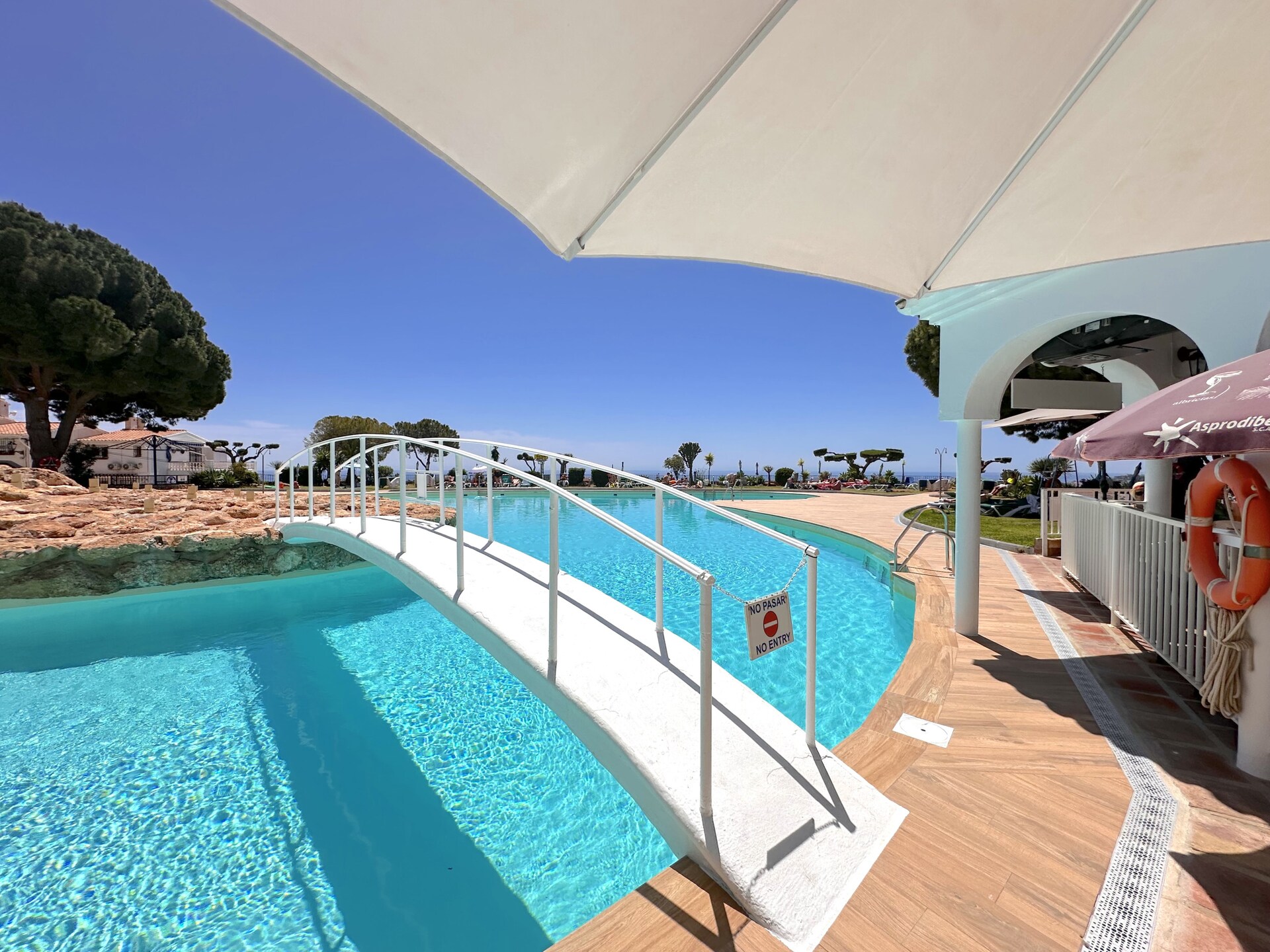 Licht appartement in Nerja met zeezicht en zwembad - foto 13