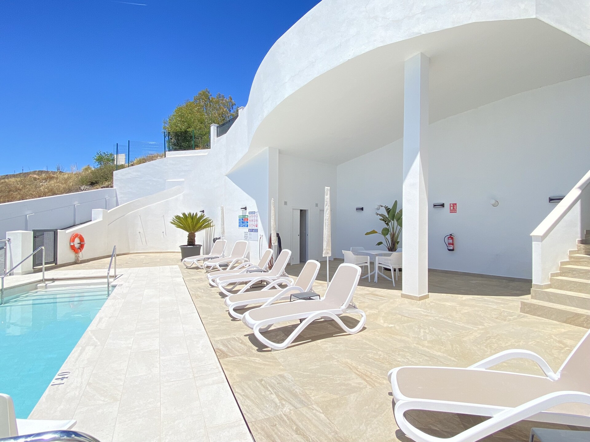Luxe appartement met panoramisch zeezicht aan de golfbaan in Nerja - foto 7