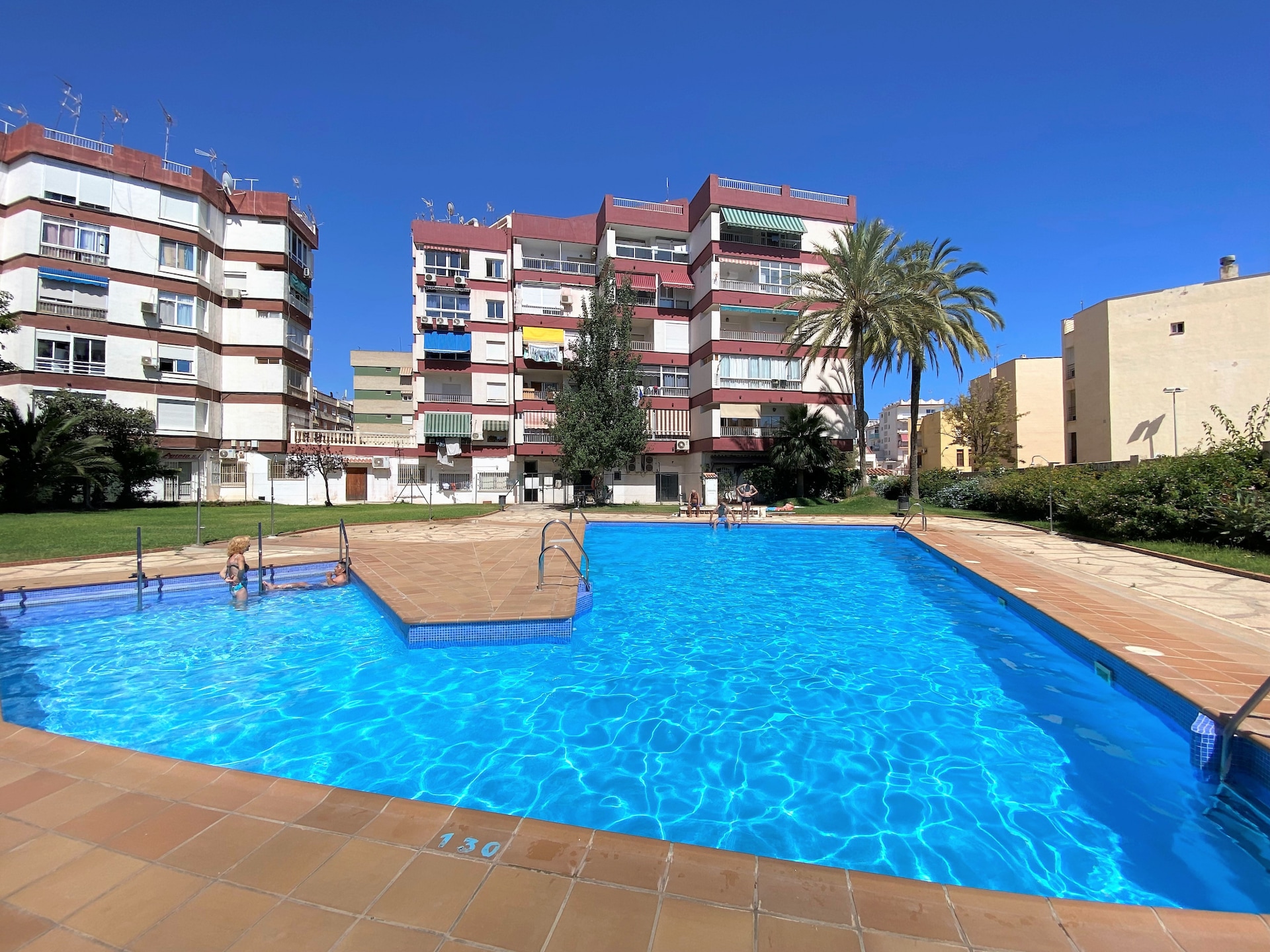 Knus appartement in Nerja centrum met airco, op 400m van het strand - foto 4