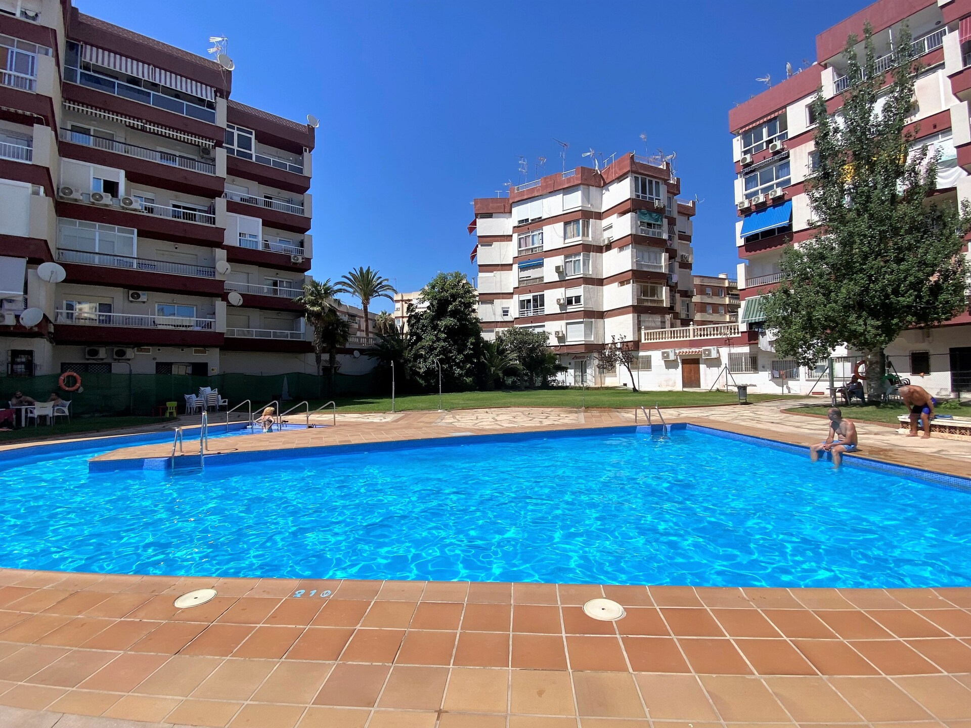 Knus appartement in Nerja centrum met airco, op 400m van het strand - foto 6
