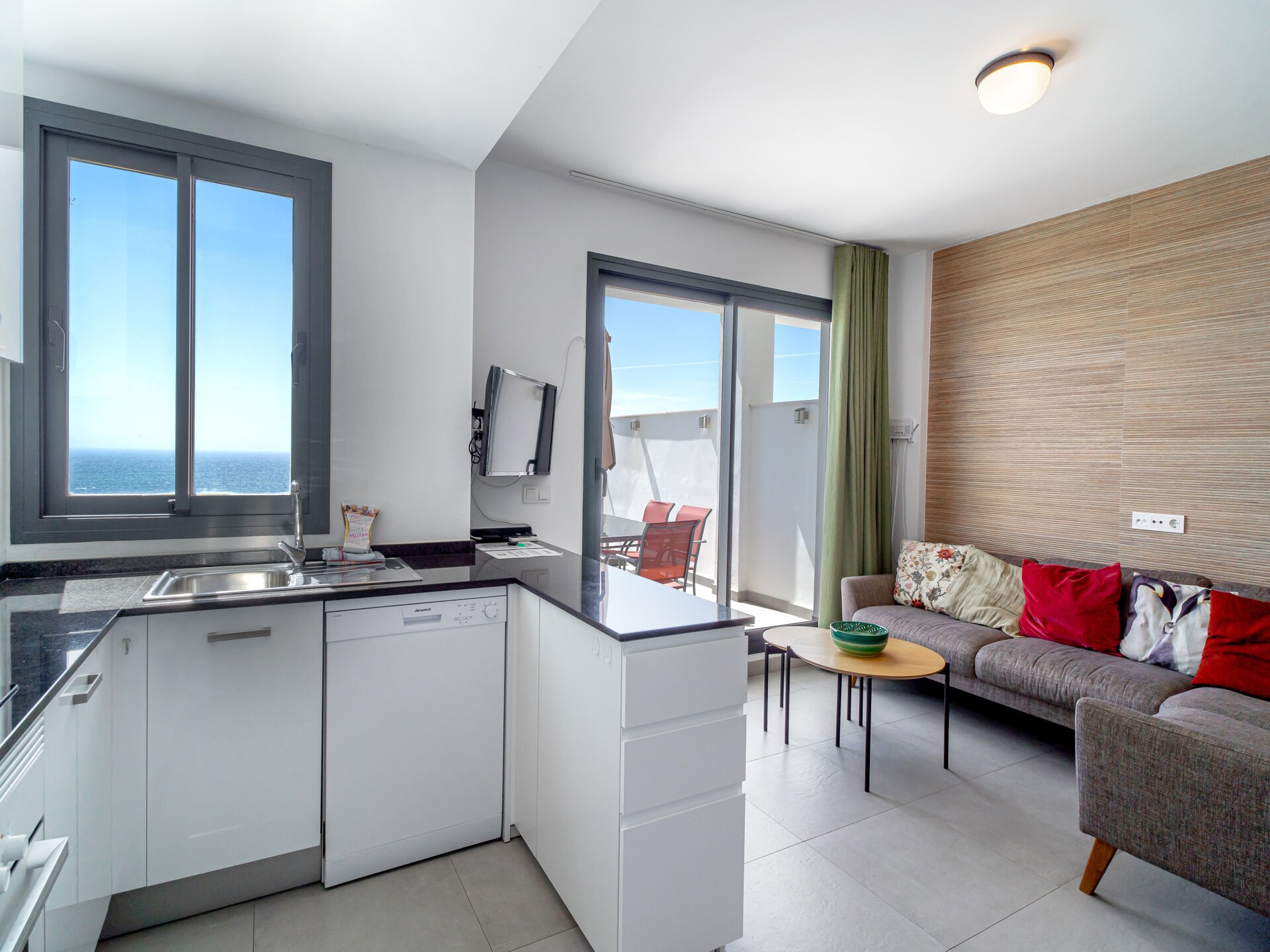 Ruime duplex met panoramisch zeezicht en zwembad nabij Nerja - foto 15