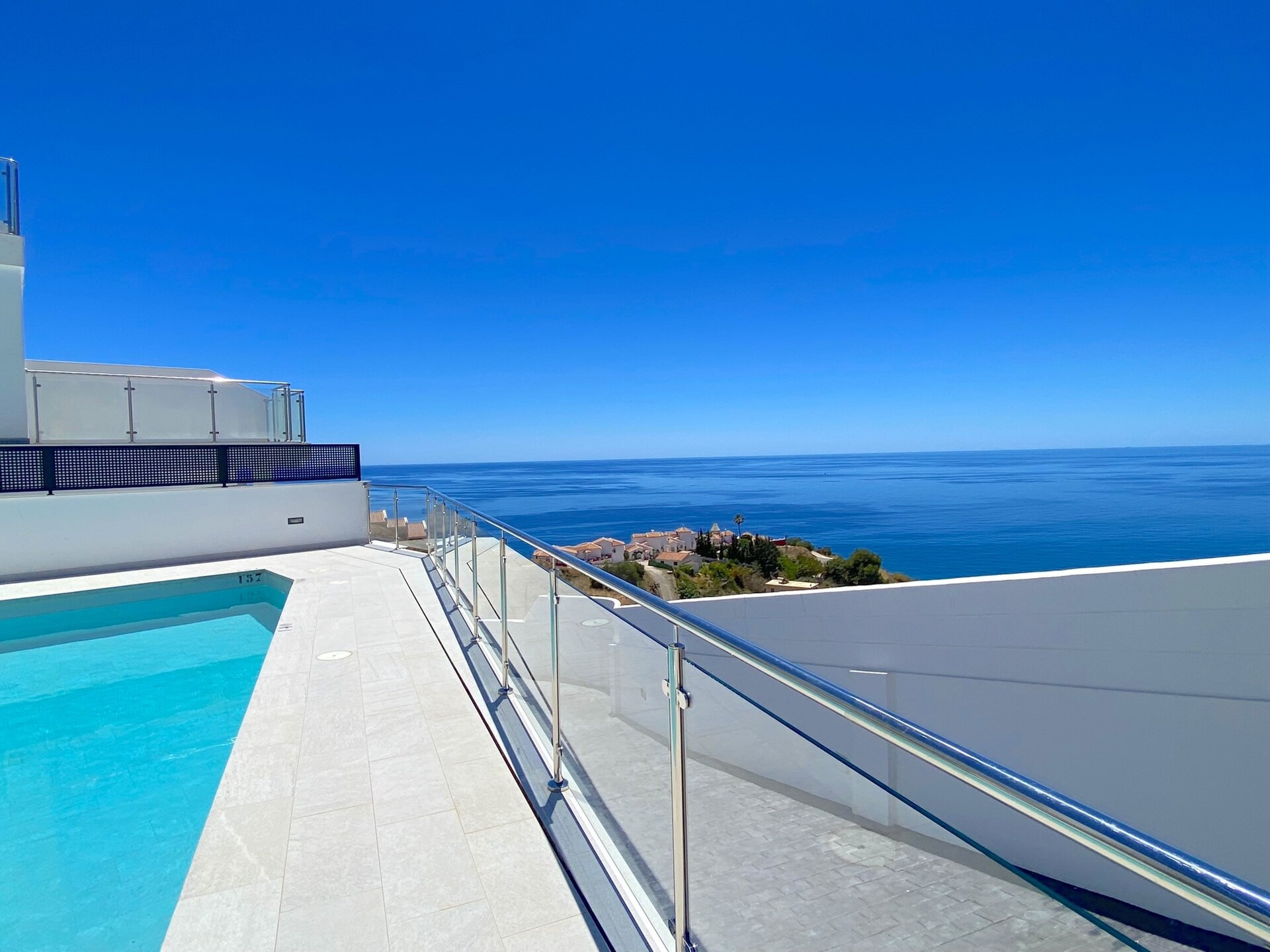 Ruime duplex met panoramisch zeezicht en zwembad nabij Nerja - foto 12
