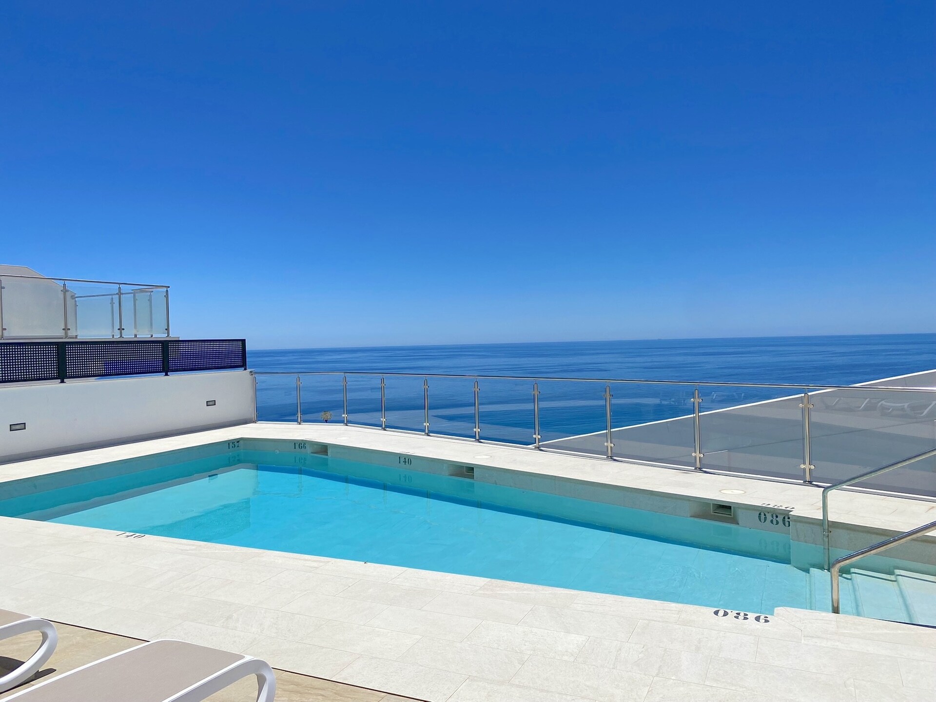 Ruime duplex met panoramisch zeezicht en zwembad nabij Nerja - foto 10